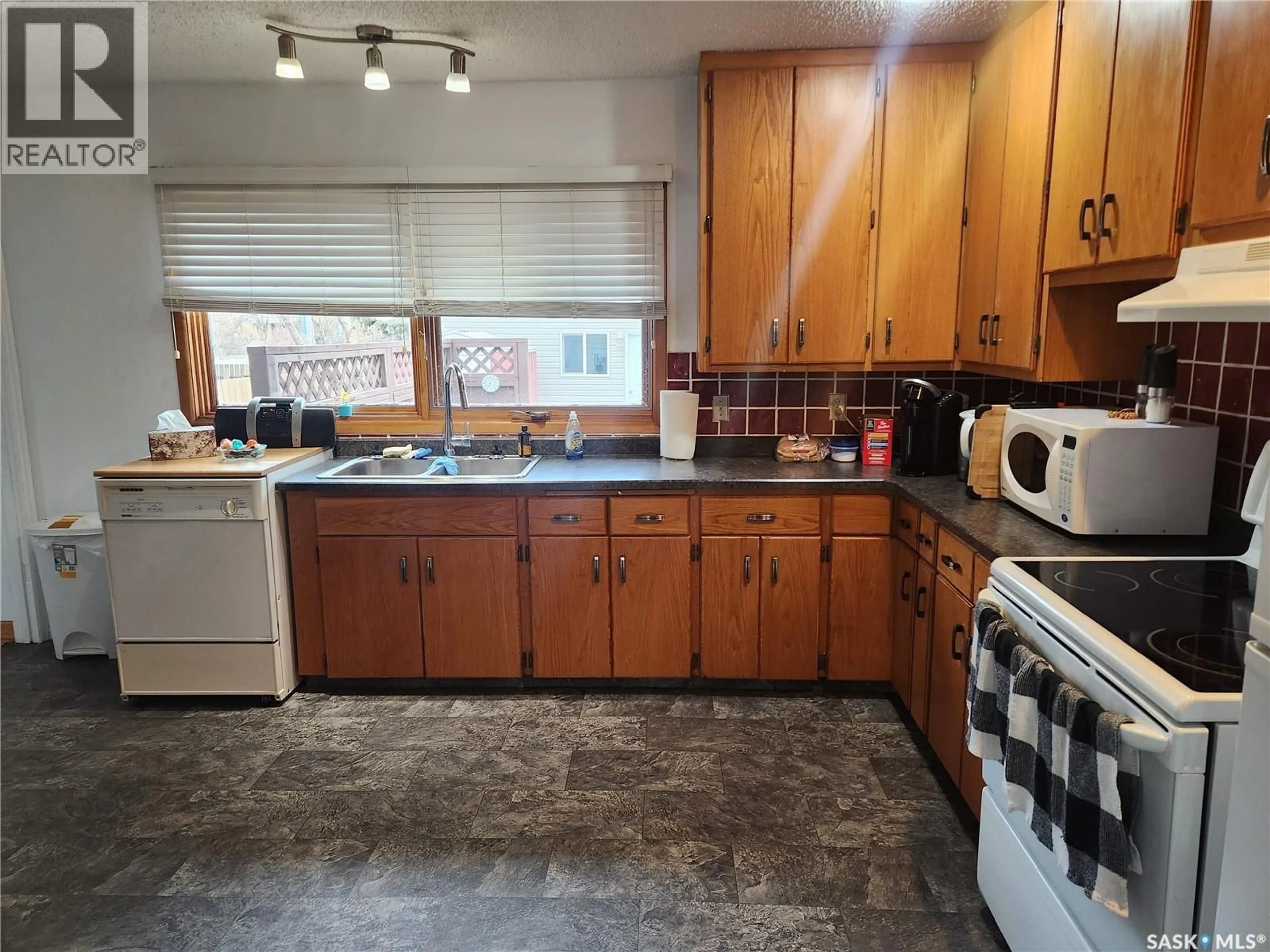 Standard kitchen, unknown for 1018 108TH AVENUE, Tisdale Saskatchewan S0E1T0