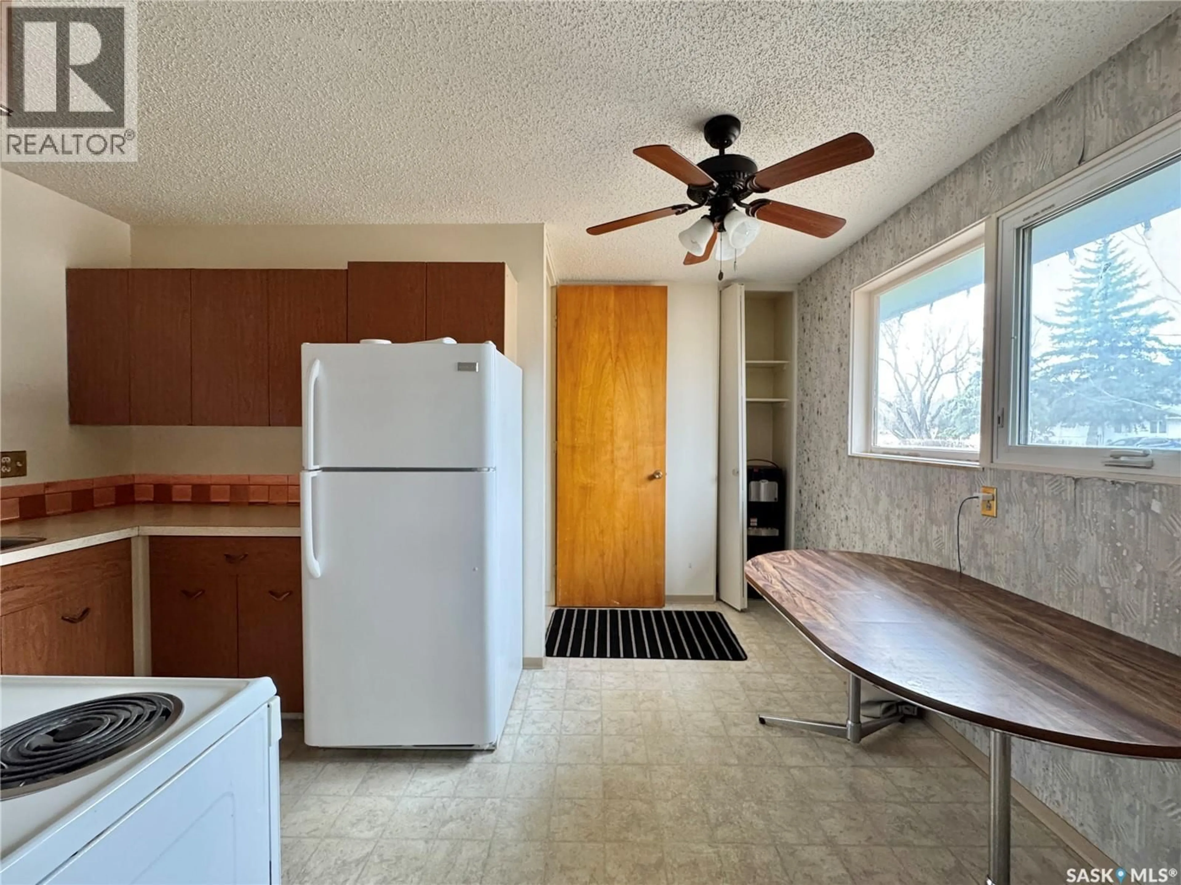 Unknown for 337 THIRD AVENUE, Yorkton Saskatchewan S3N1E1