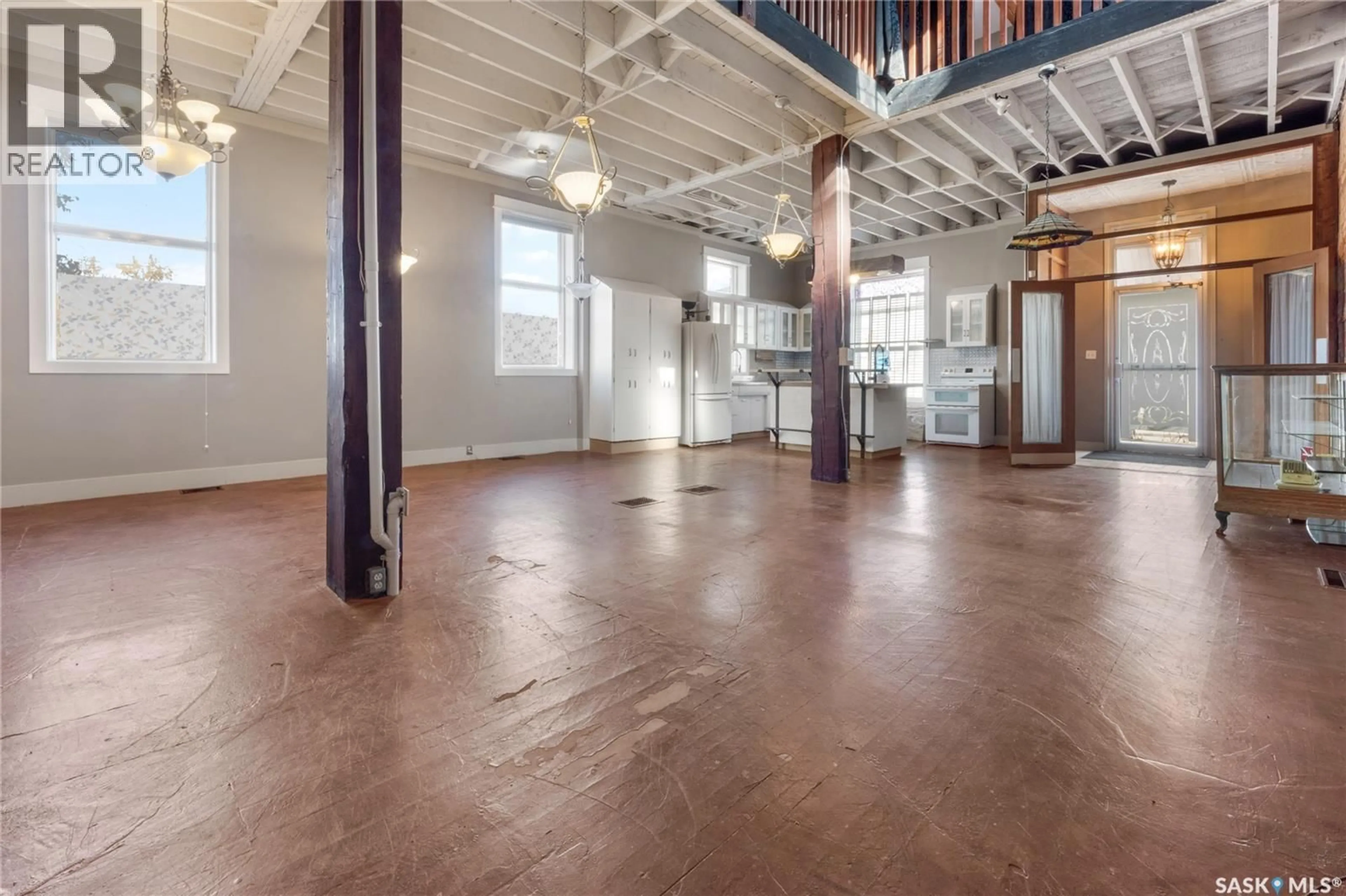 Indoor foyer for 1002 9TH STREET, Perdue Saskatchewan S0K3C0