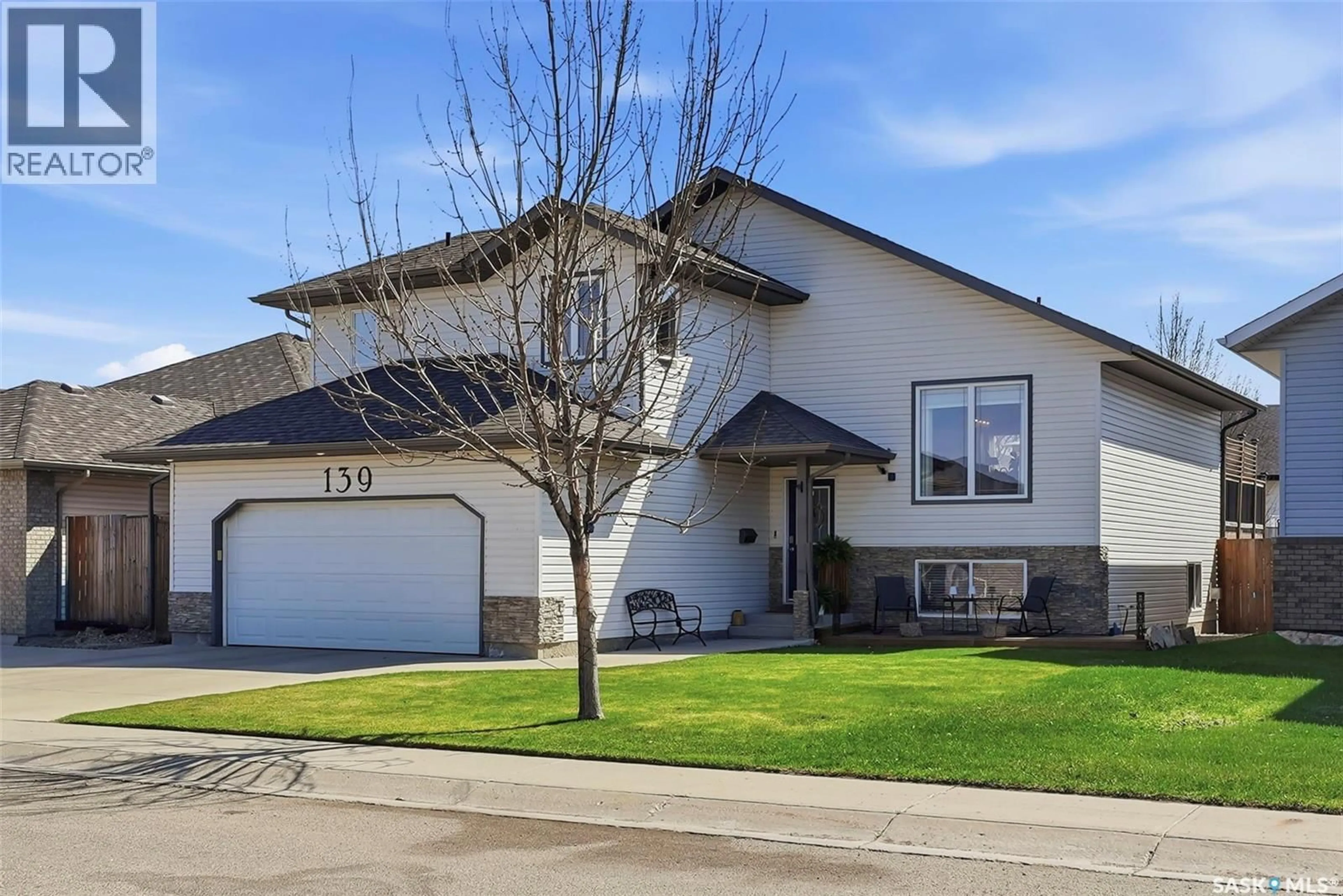 Home with vinyl exterior material, street for 139 ALLWOOD CRESCENT, Saskatoon Saskatchewan S7R0A3