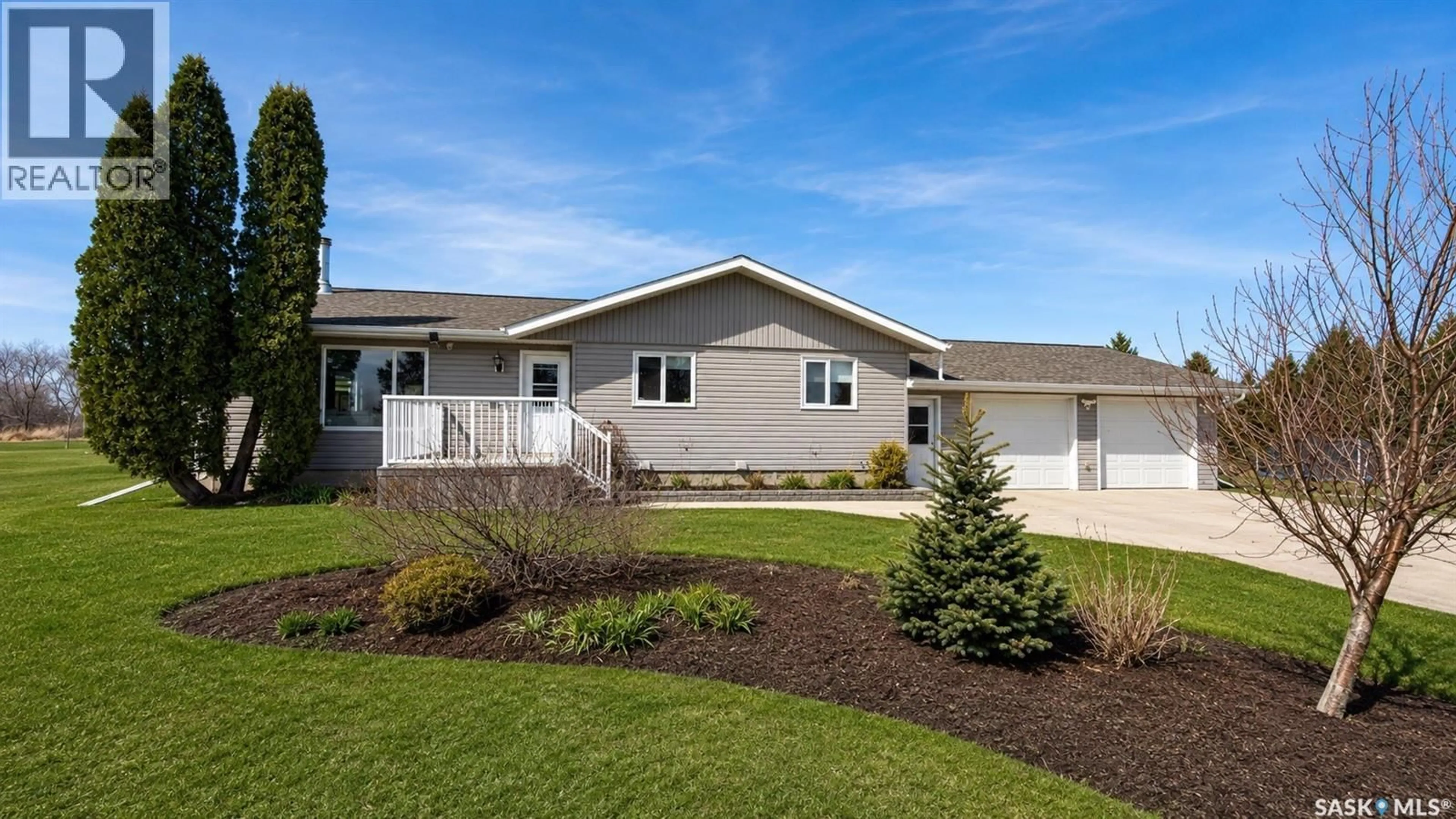 Home with vinyl exterior material, unknown for RM OF MCLEOD ACREAGE, Mcleod Rm No. 185 Saskatchewan S0A2B0
