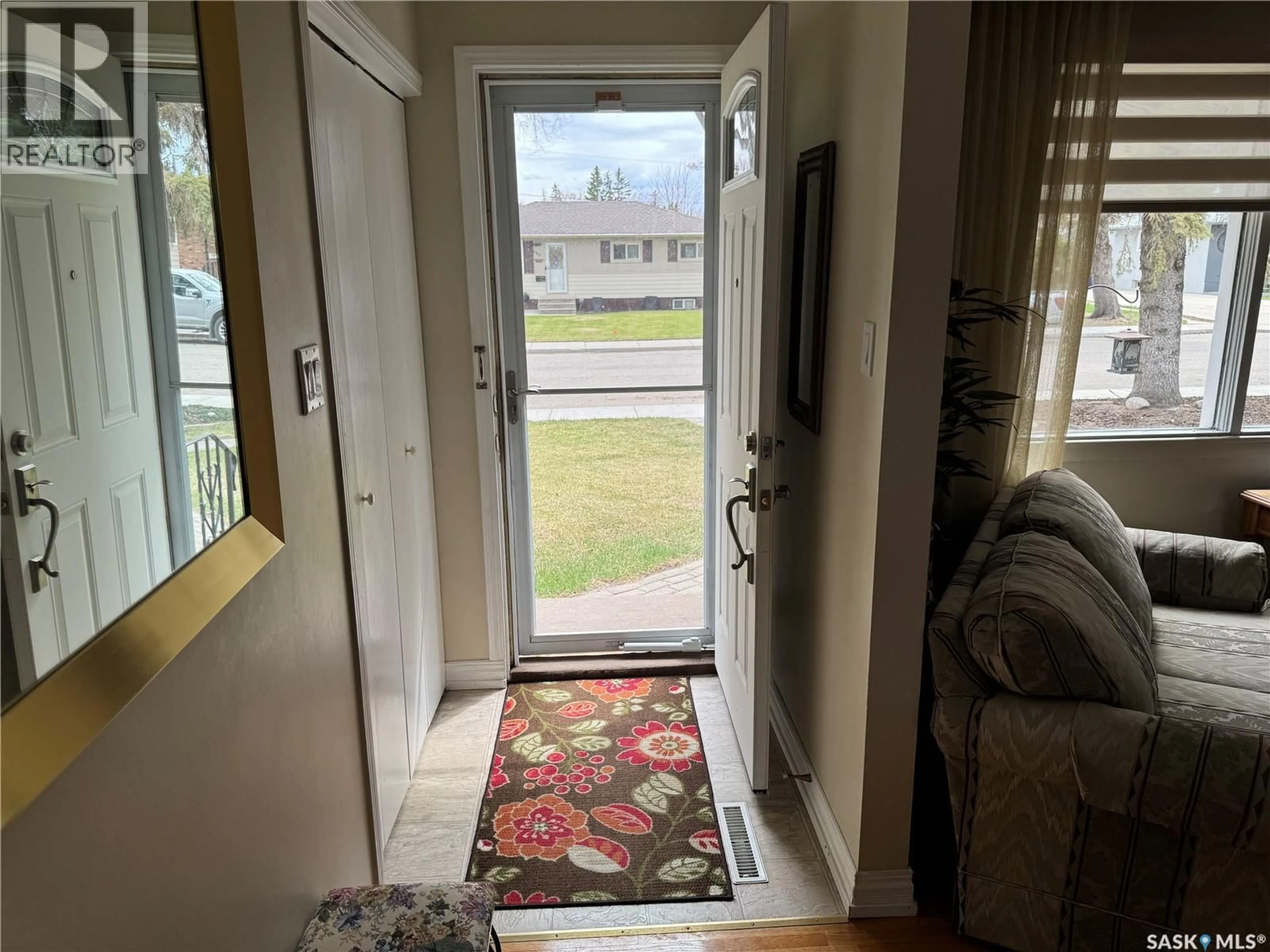Indoor entryway for 2504 TOMLINSON CRESCENT, Saskatoon Saskatchewan S7L3N2