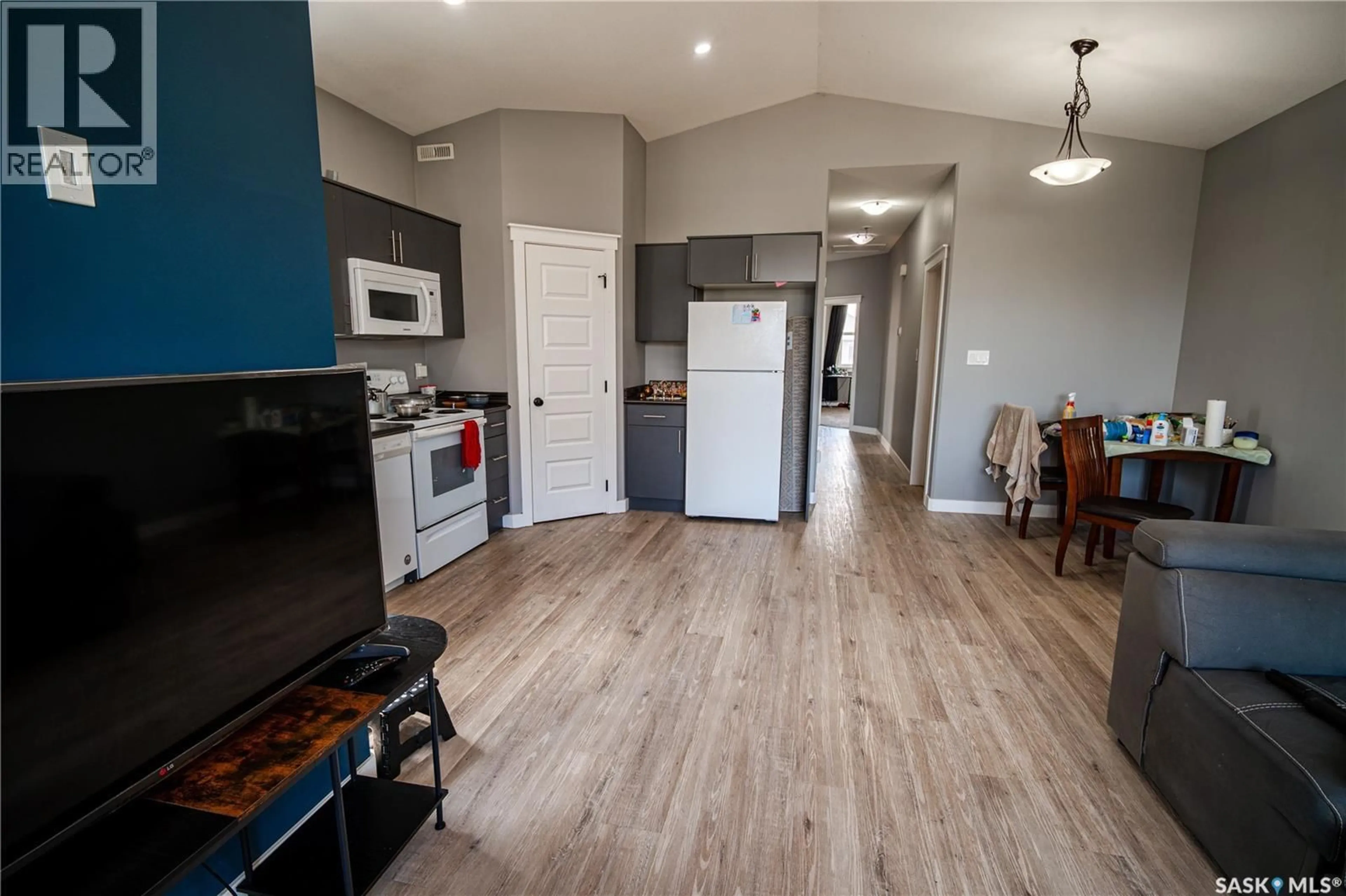 Open concept kitchen, unknown for 264 OSLER STREET, Regina Saskatchewan S4R1V4