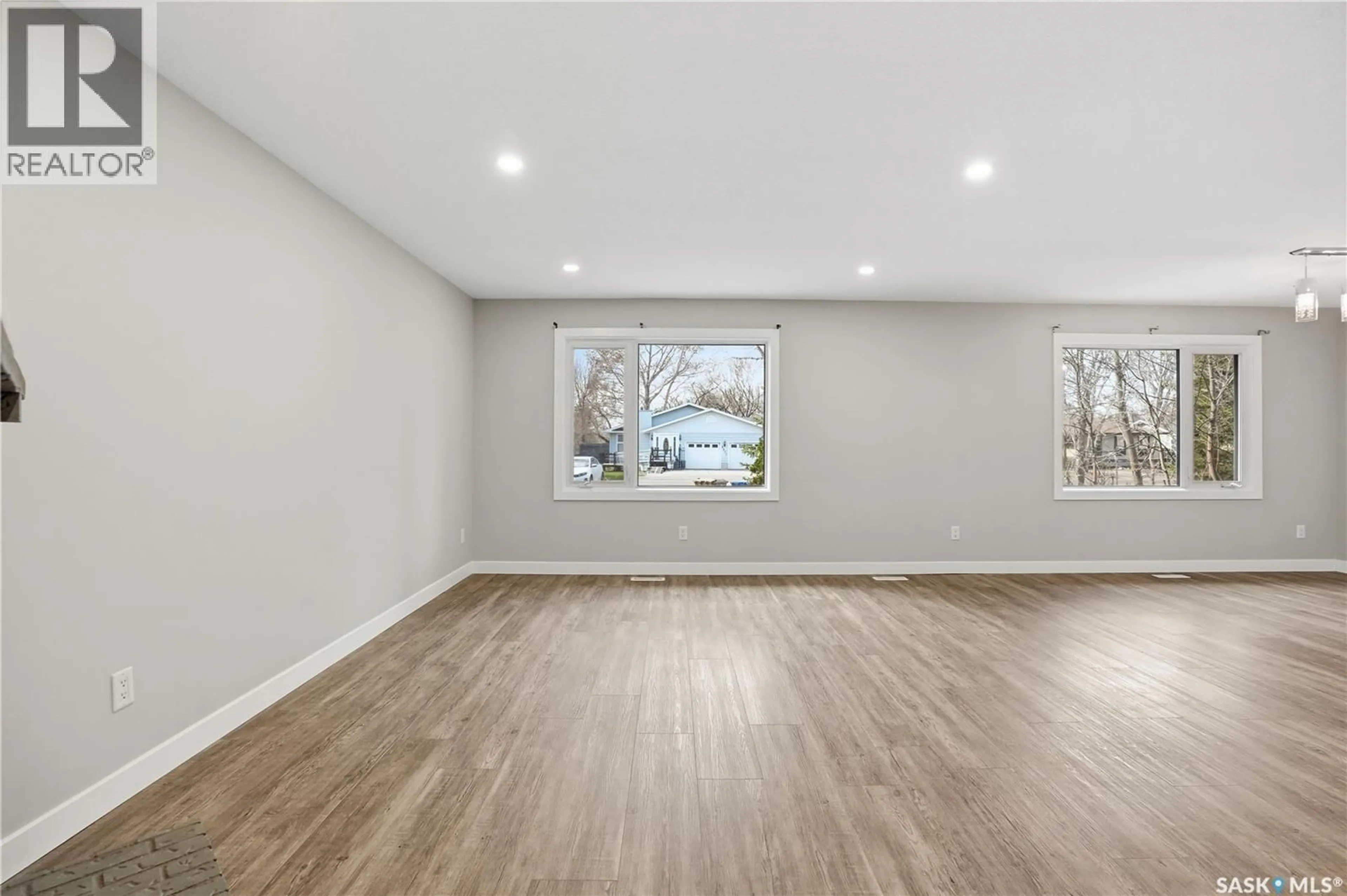 Unknown for 6602 COLLINS BAY, Regina Saskatchewan S4X1T2