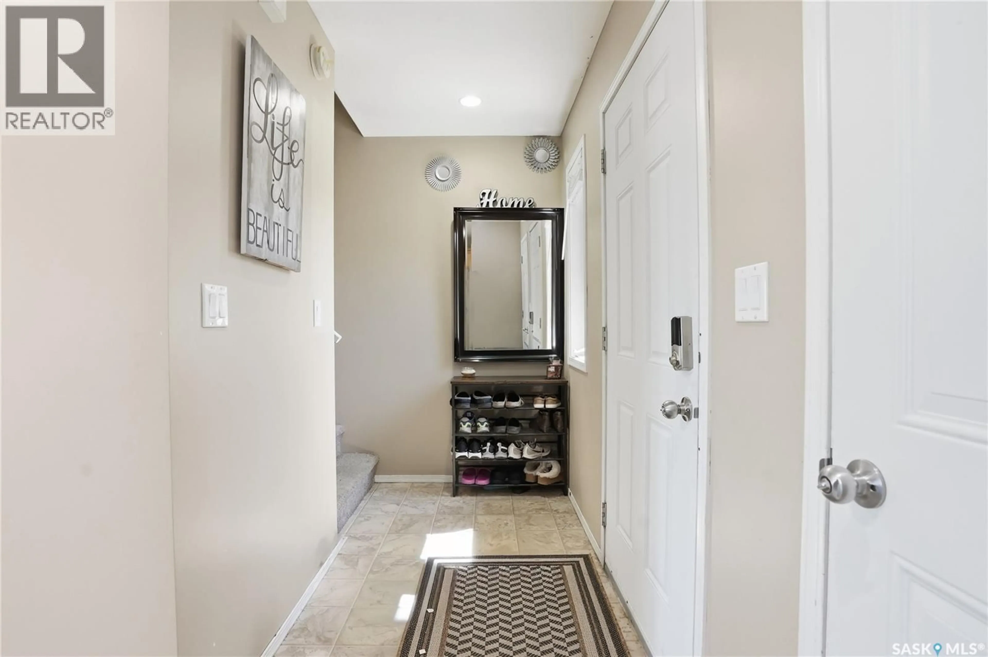 Indoor entryway for 515 - 20 CENTENNIAL DRIVE, Warman Saskatchewan S0K0A1