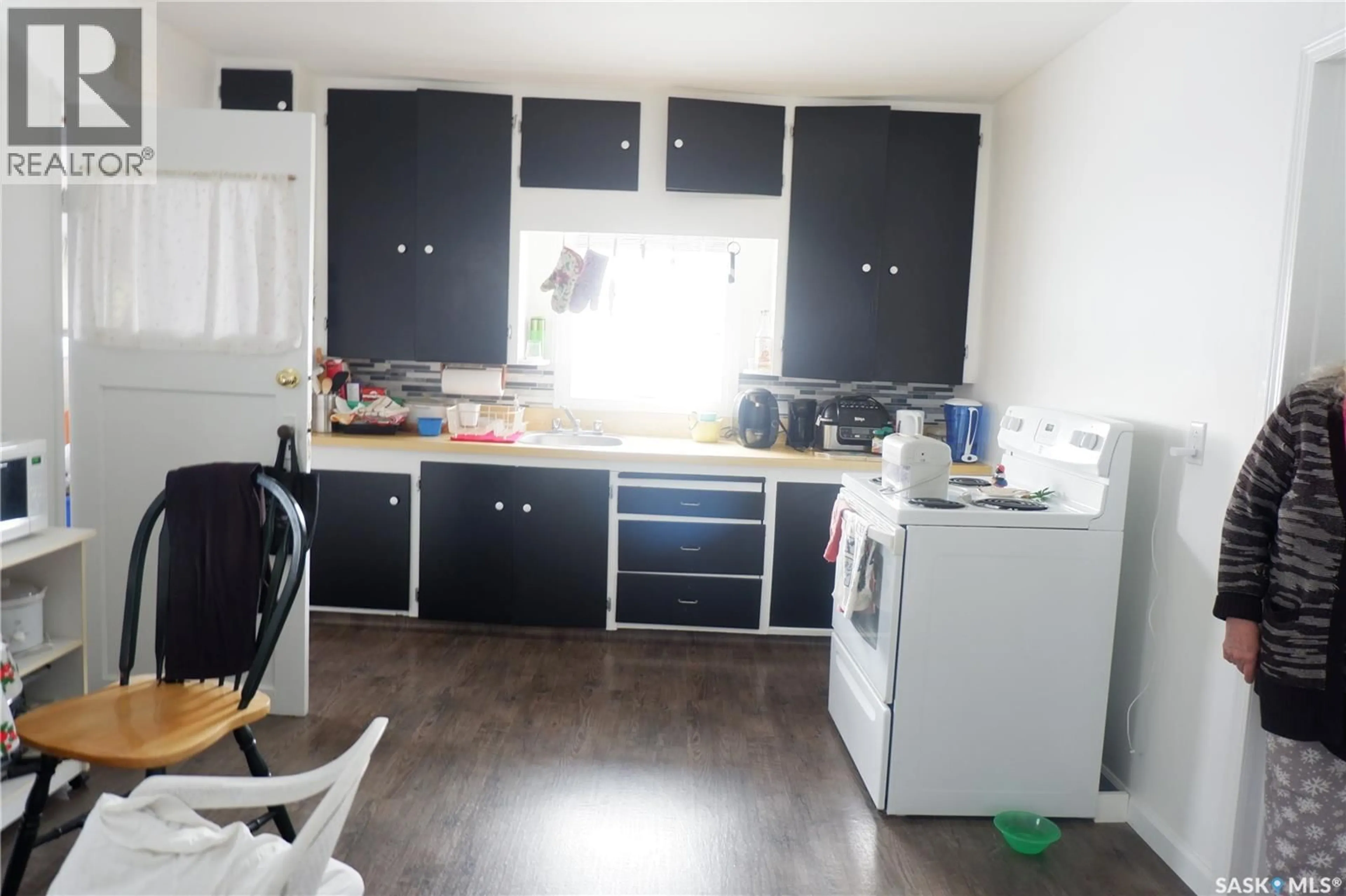 Standard kitchen, unknown for E - 110 RAILWAY AVENUE, Eyebrow Saskatchewan S0H1L0
