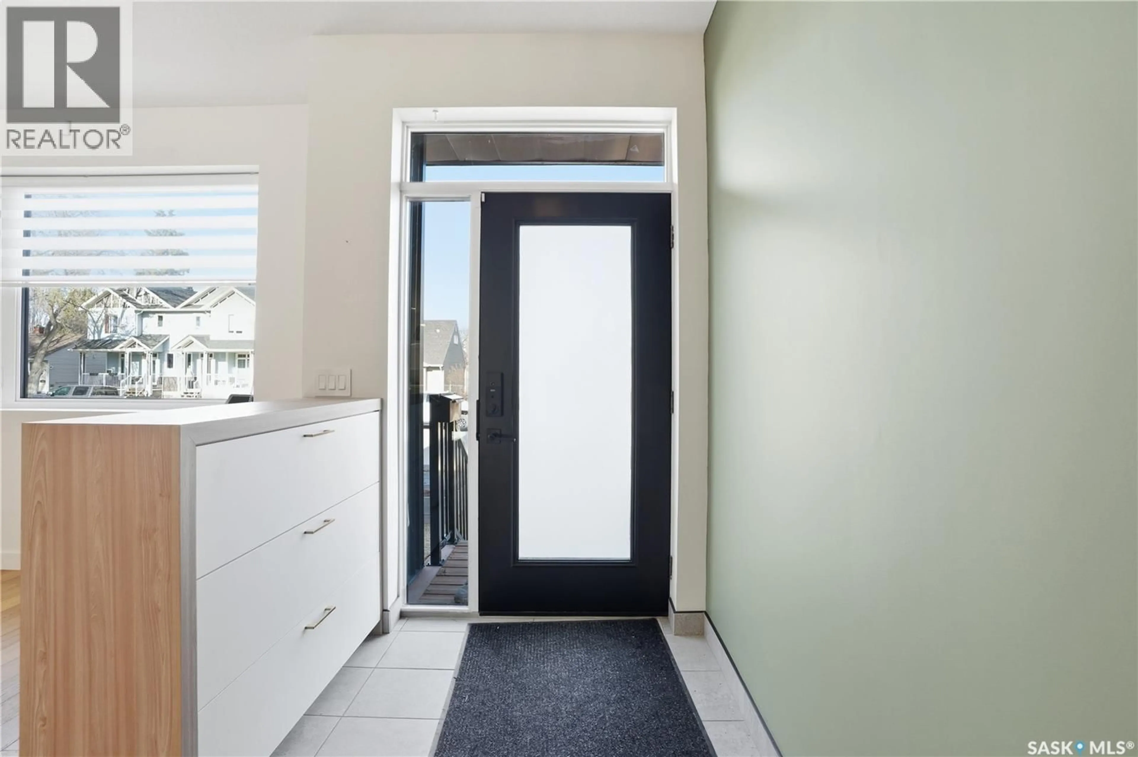 Indoor entryway for 1603 EDWARD AVENUE, Saskatoon Saskatchewan S7K3B5