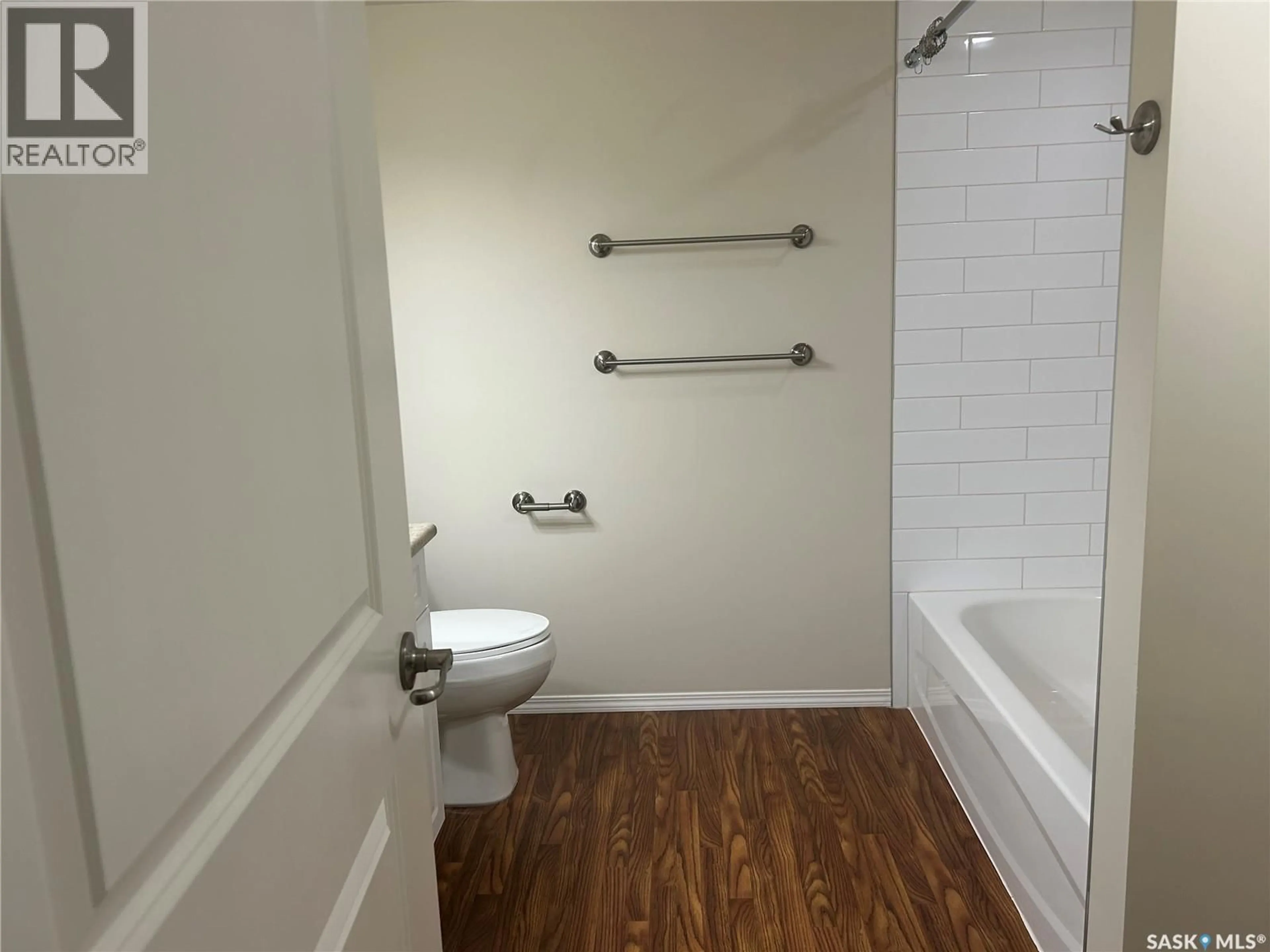Standard bathroom, unknown for 403 601 110TH AVENUE, Tisdale Saskatchewan S0E1T0