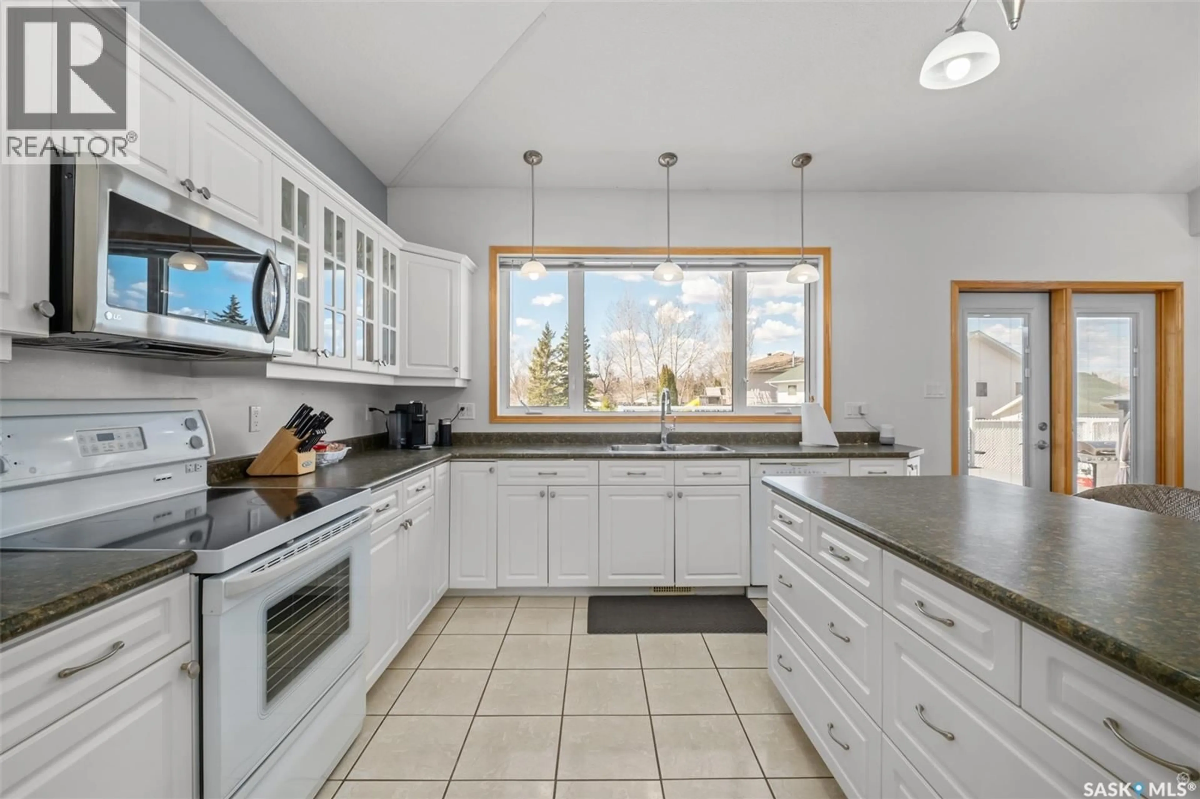 Unknown for 35 FESCHUK PLACE, Prince Albert Saskatchewan S6X1C6