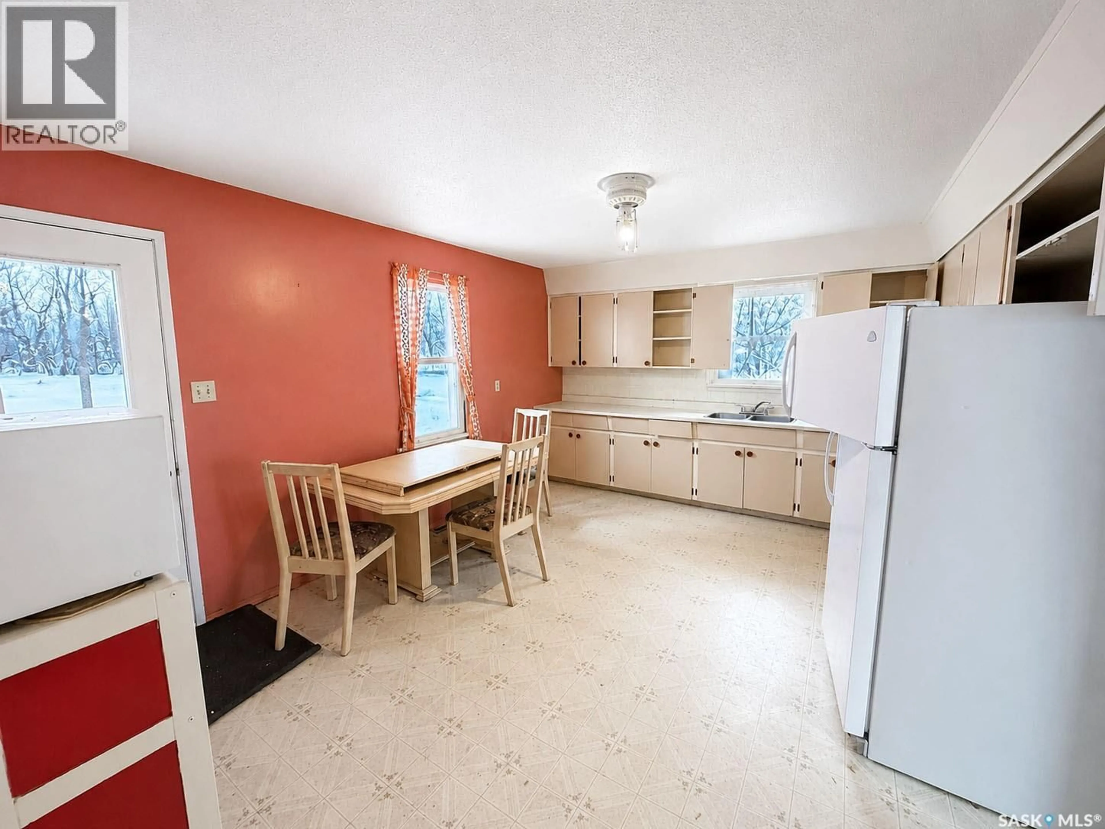 Standard kitchen, unknown for 1915 15TH STREET, Prince Albert Saskatchewan S6V3V1