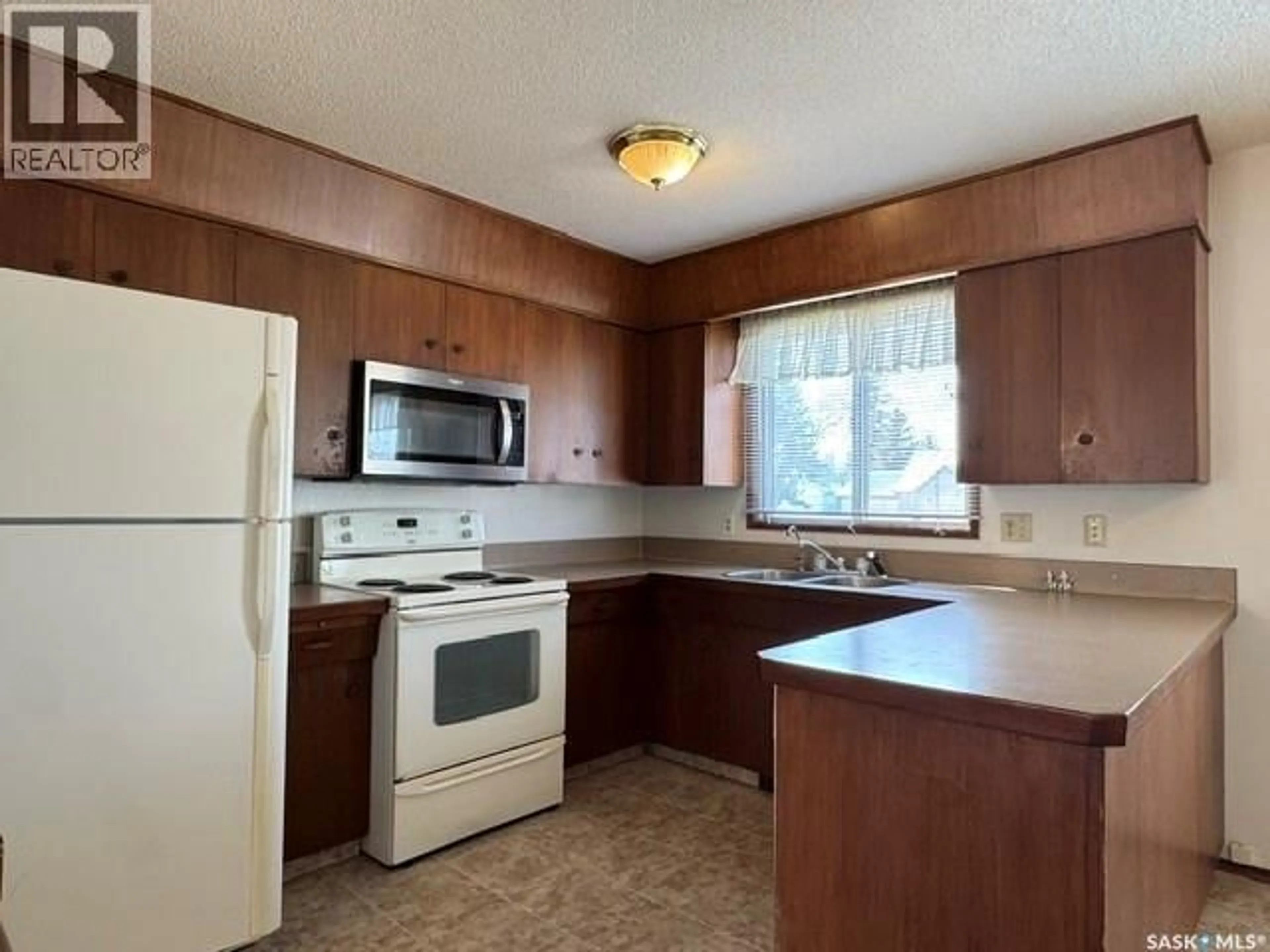 Standard kitchen, unknown for 208 2ND STREET, Watson Saskatchewan S0K4V0