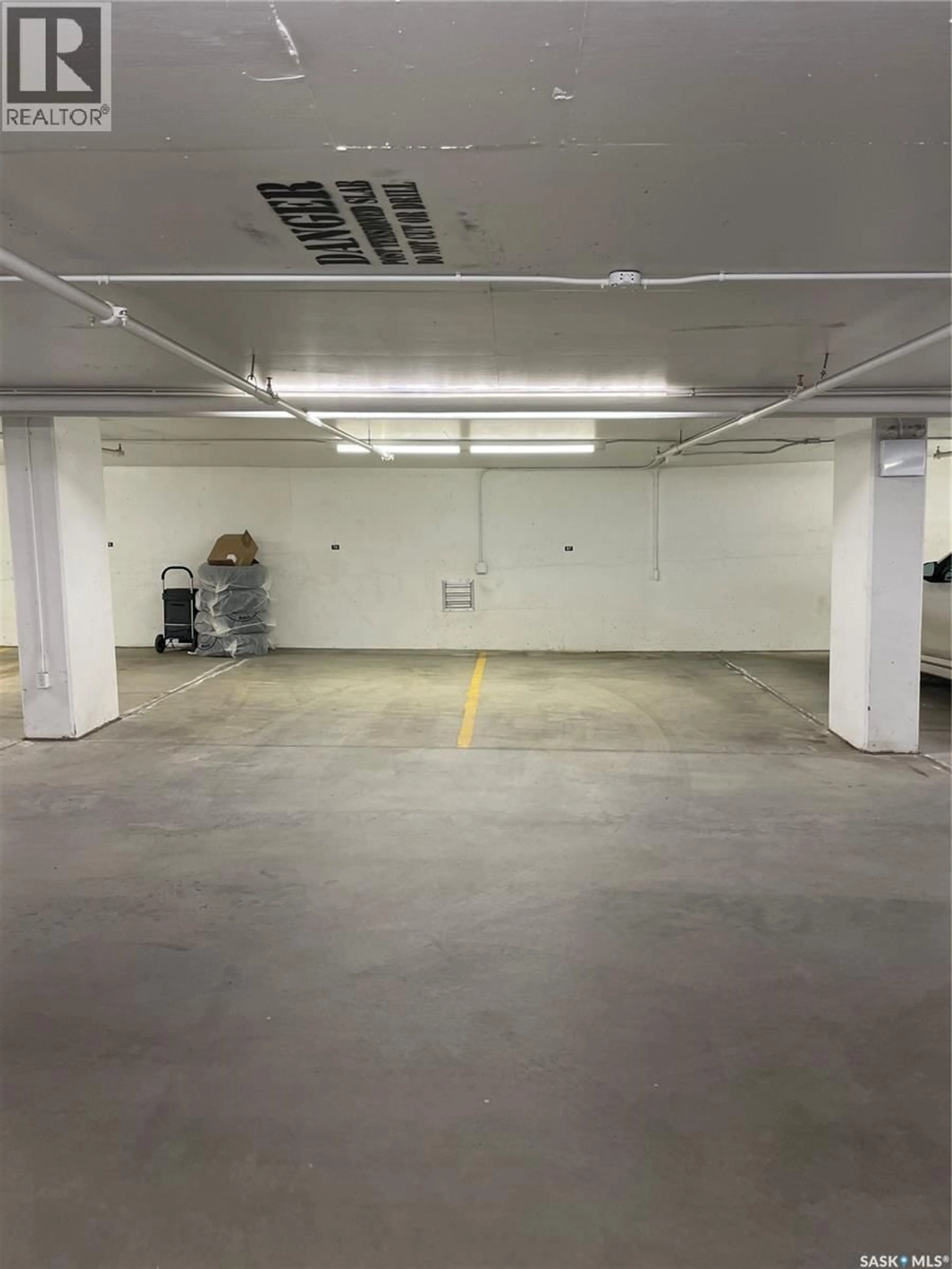 Indoor garage for 308 - 637 UNIVERSITY DRIVE, Saskatoon Saskatchewan S7N0H8