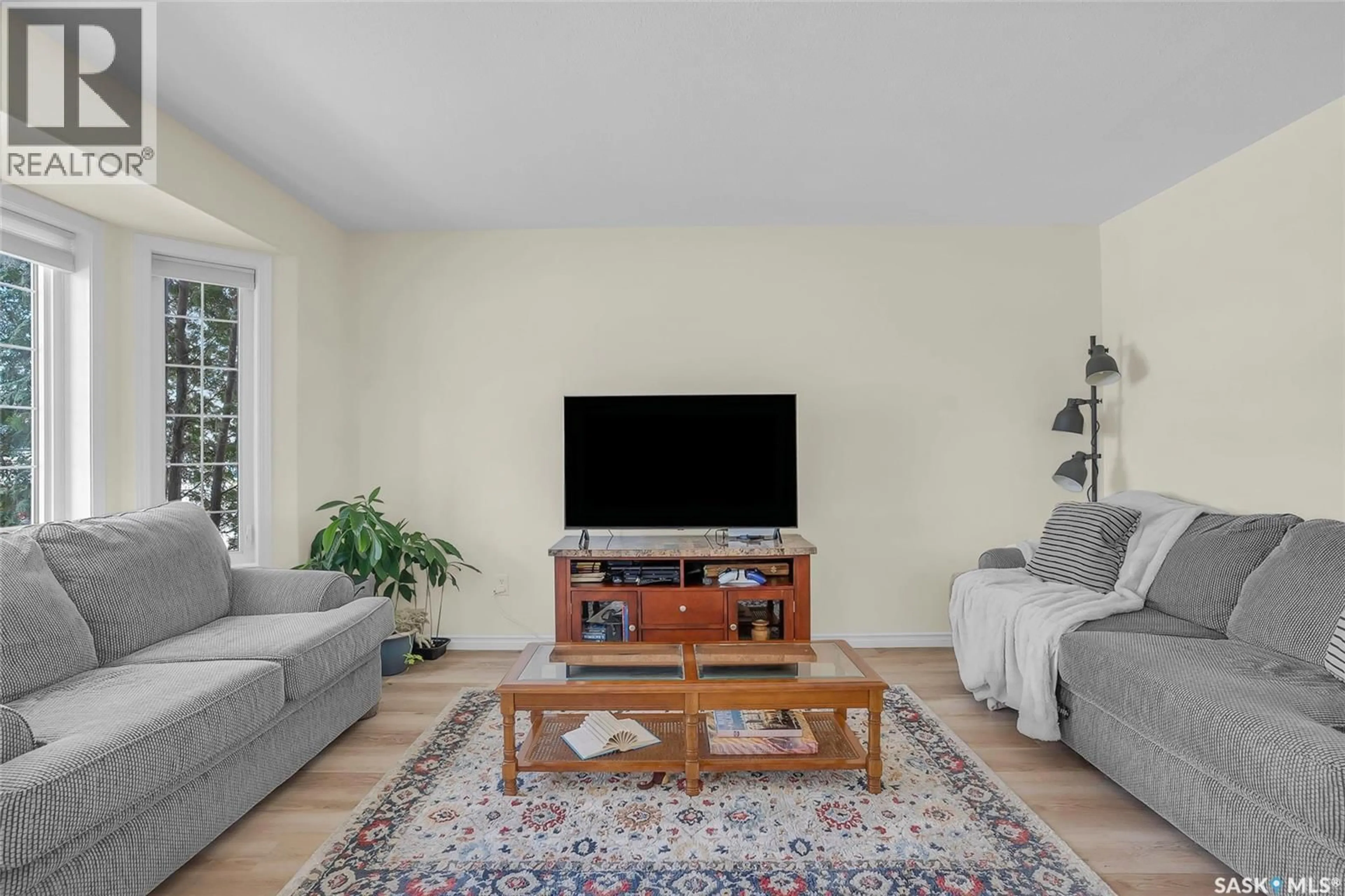 Living room with furniture, unknown for 1122 12TH STREET, Saskatoon Saskatchewan S7H0E2