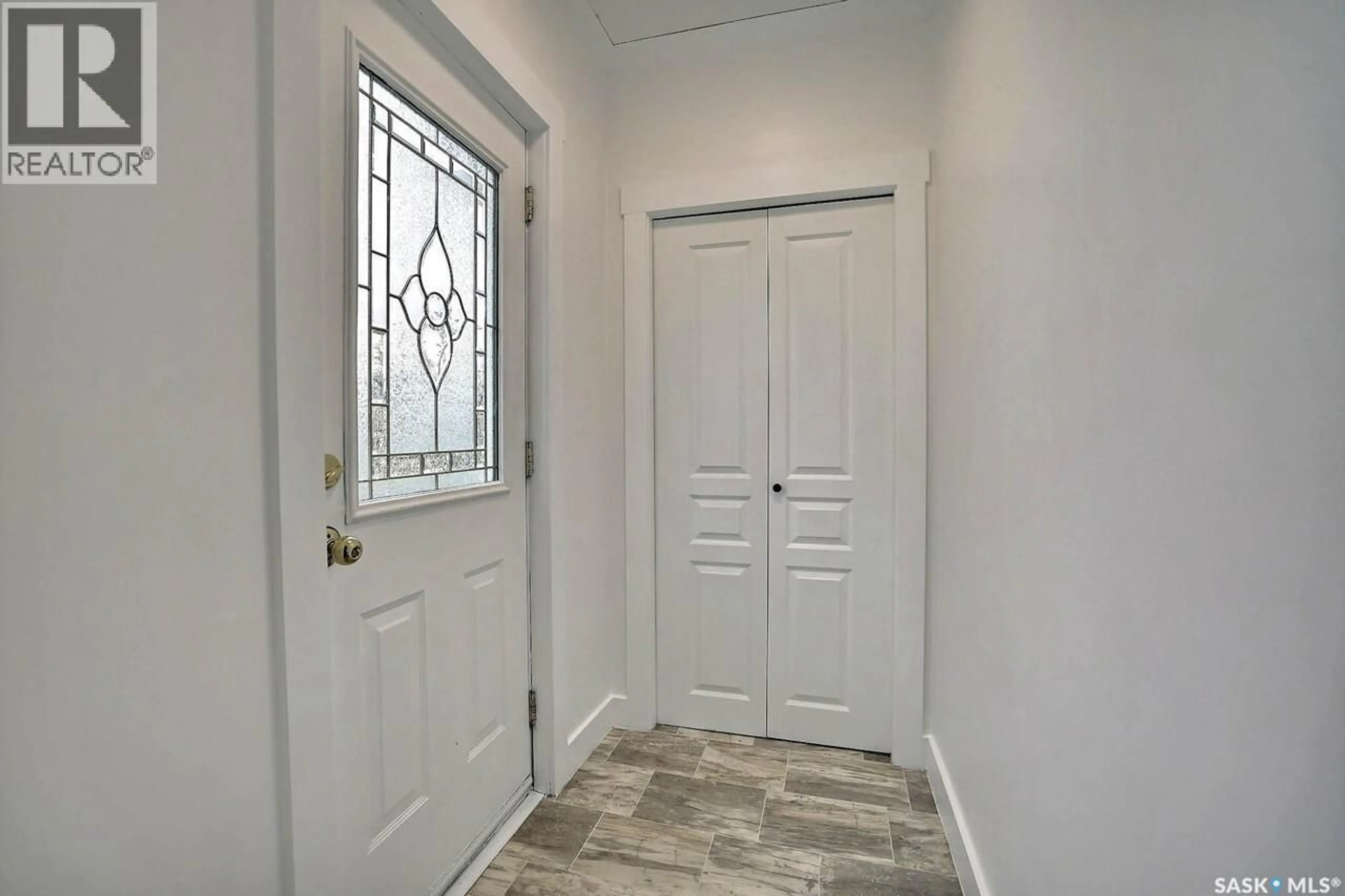Indoor entryway for 2300 ATKINSON STREET, Regina Saskatchewan S4N3X3