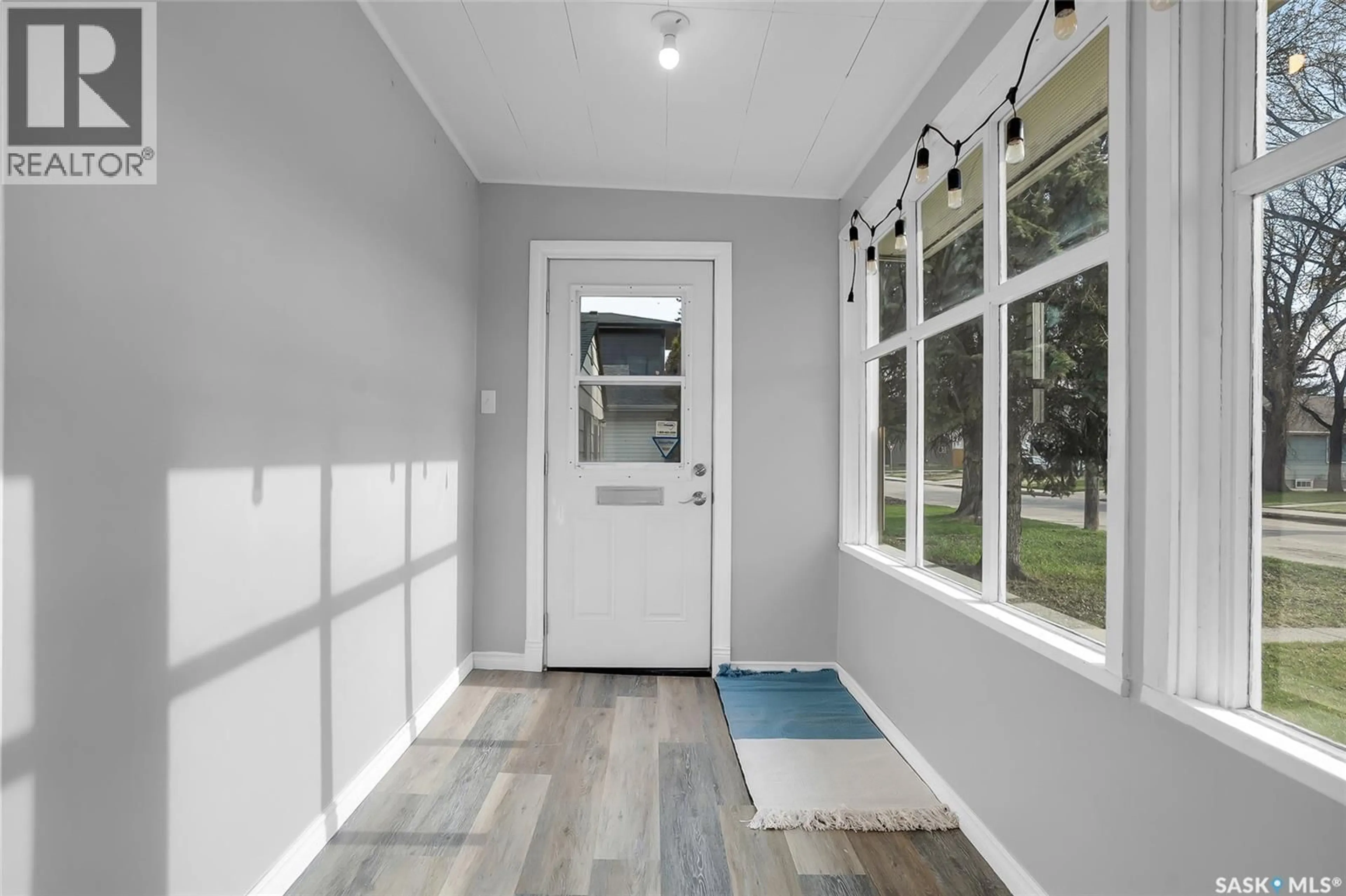 Indoor entryway for 1314 6TH AVENUE, Saskatoon Saskatchewan S7K2T8