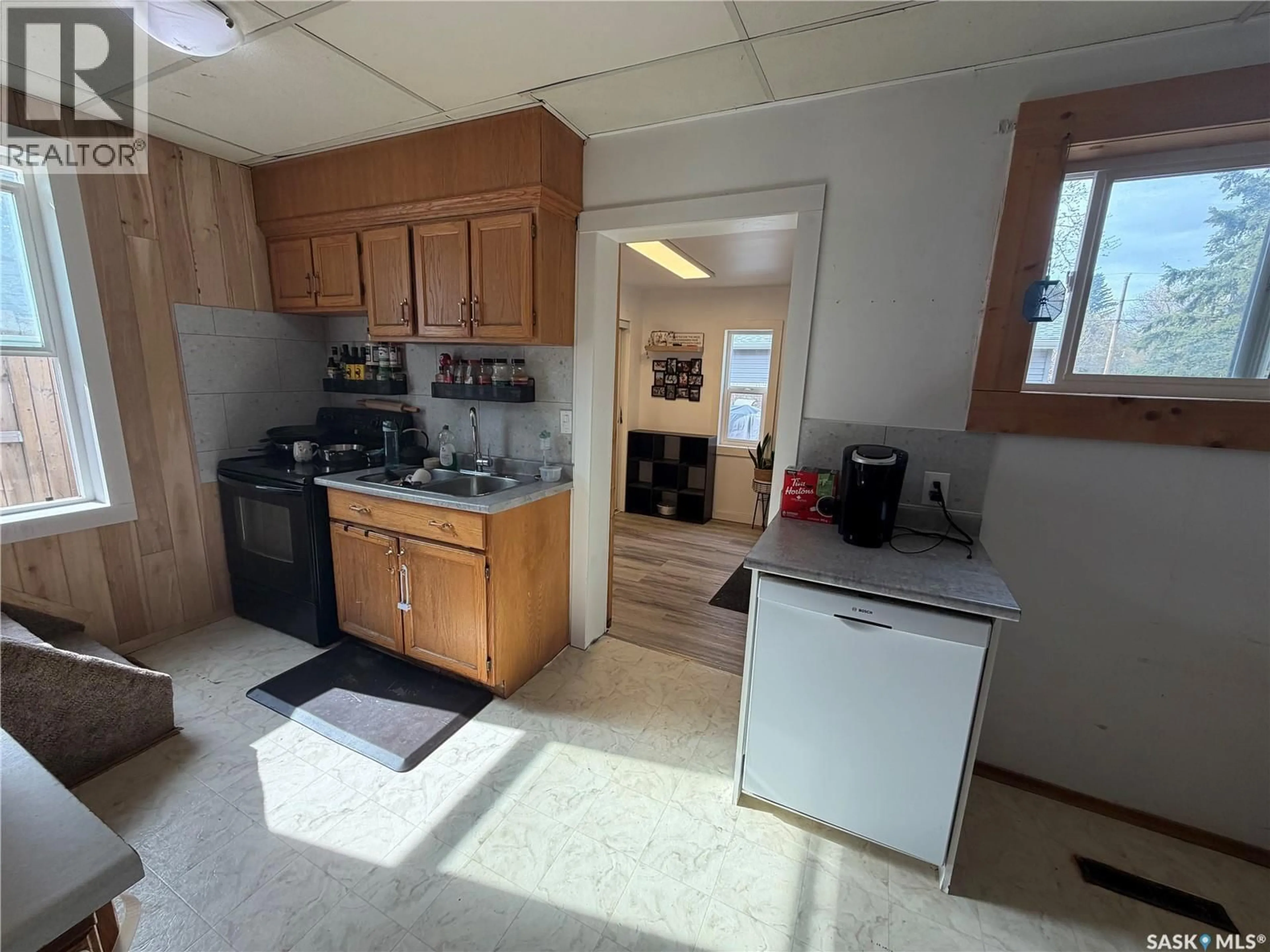 Standard kitchen, unknown for 210 2ND AVENUE, Hepburn Saskatchewan S0K1Z0