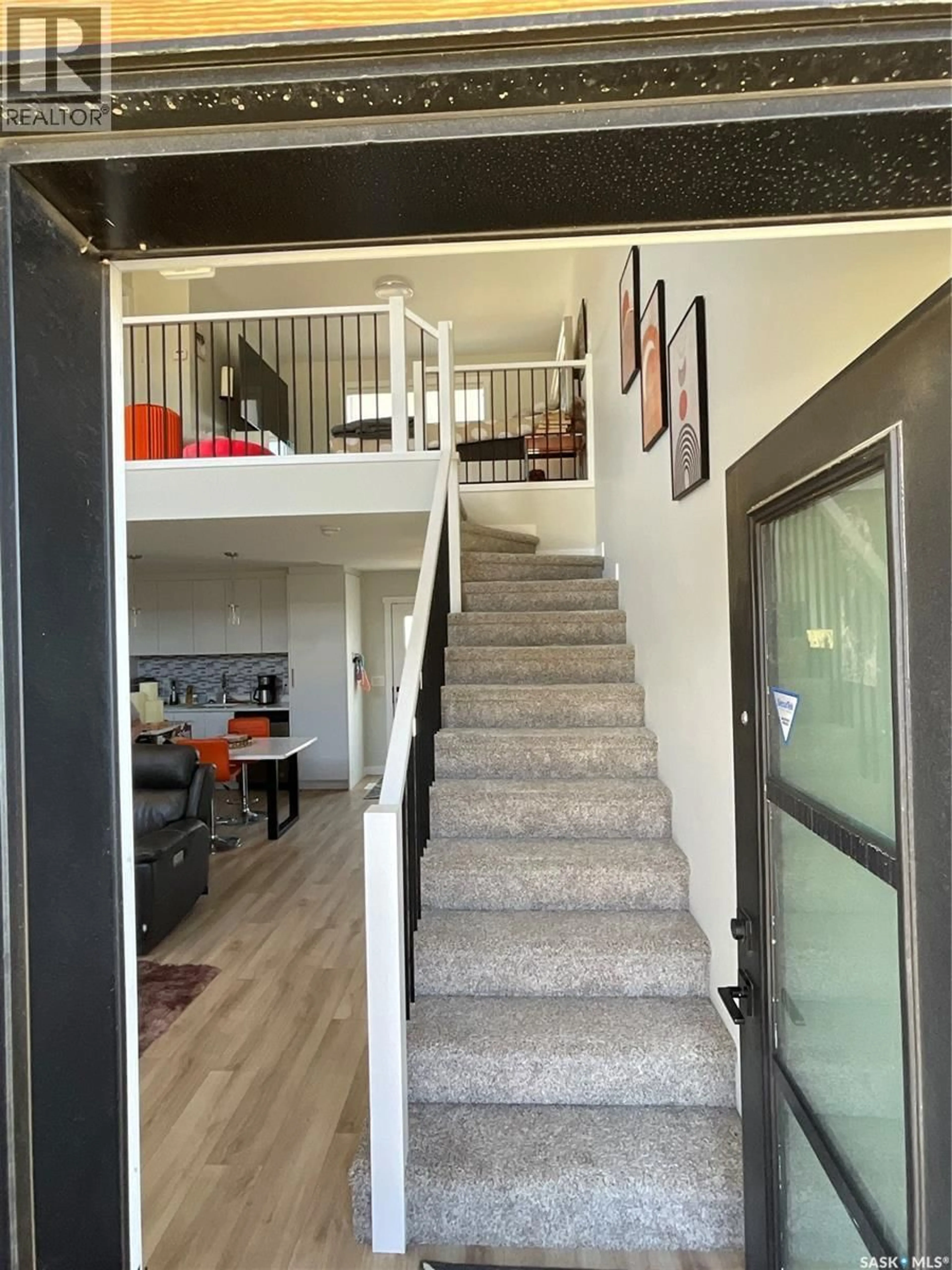 Indoor foyer for 117 WESTFIELD ROAD, Saskatoon Saskatchewan S7V0T8