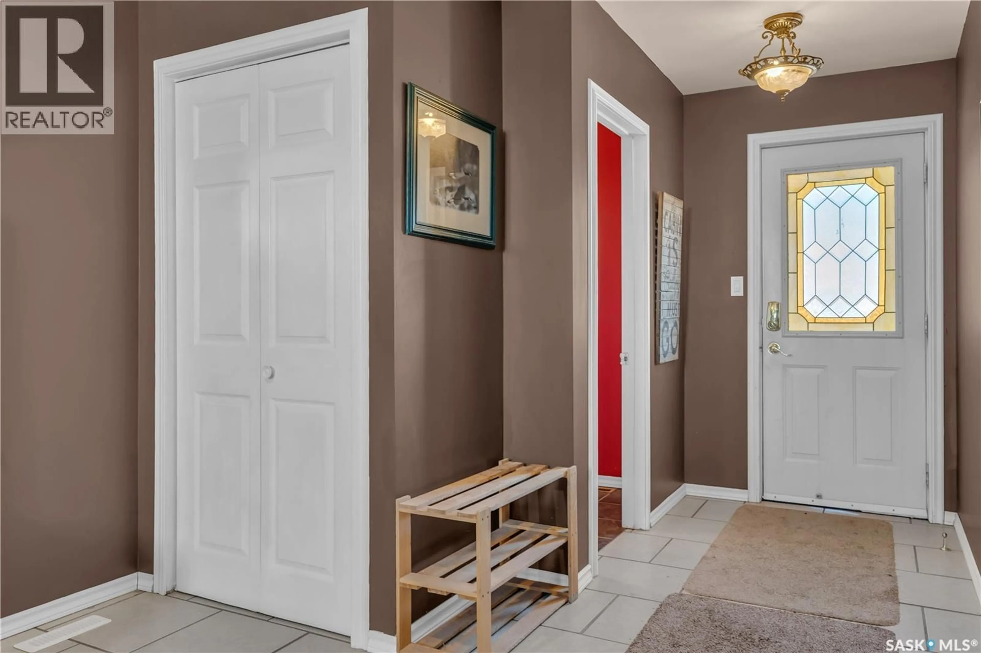 Indoor entryway for 13 CUMMINS ROAD, Longlaketon Rm No. 219 Saskatchewan S0G0W0