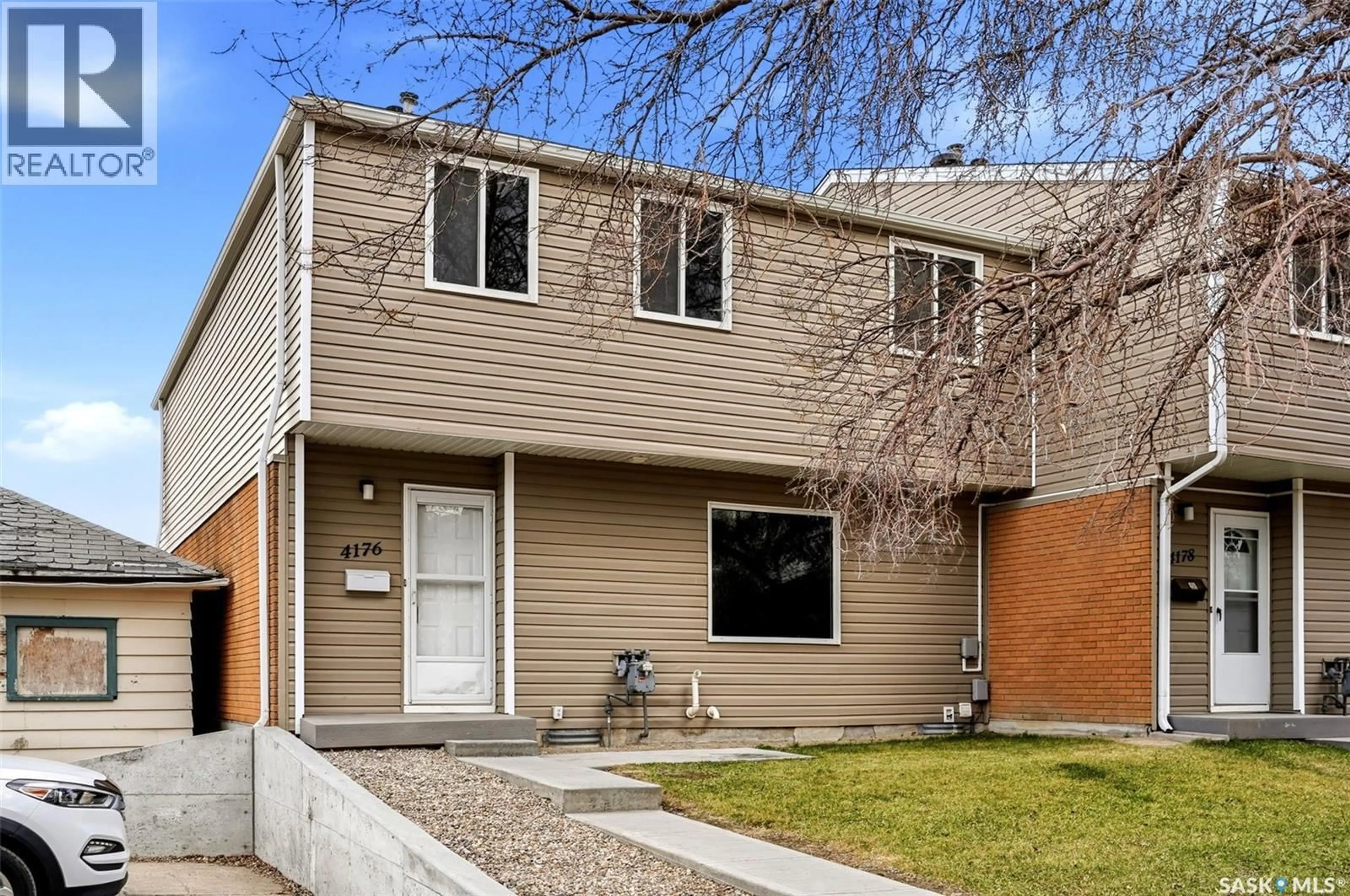 Home with vinyl exterior material, street for 4176 CASTLE ROAD, Regina Saskatchewan S4S6A4