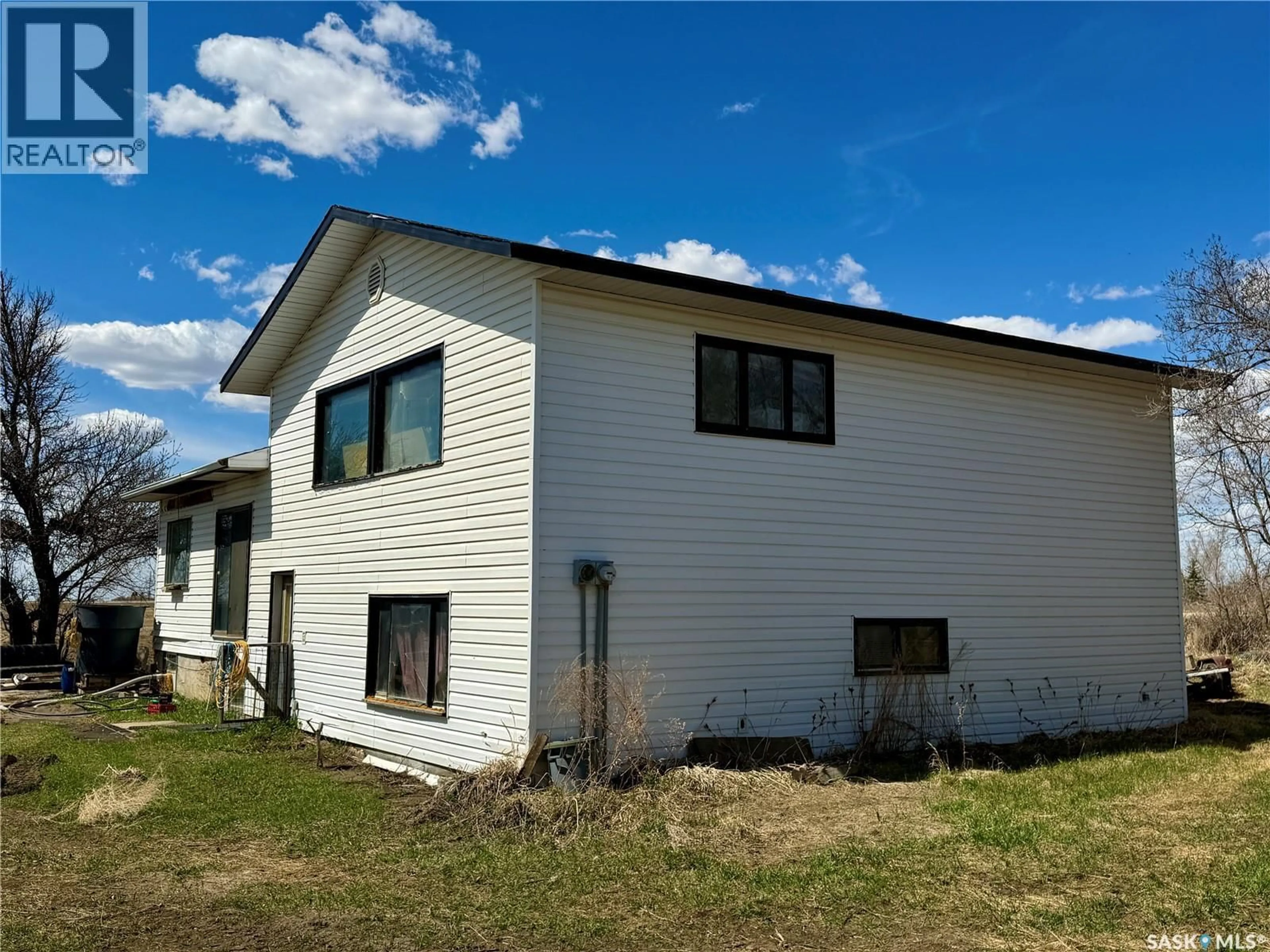 Home with vinyl exterior material, building for AHRENDS ACREAGE, Corman Park Rm No. 344 Saskatchewan S7K3J8