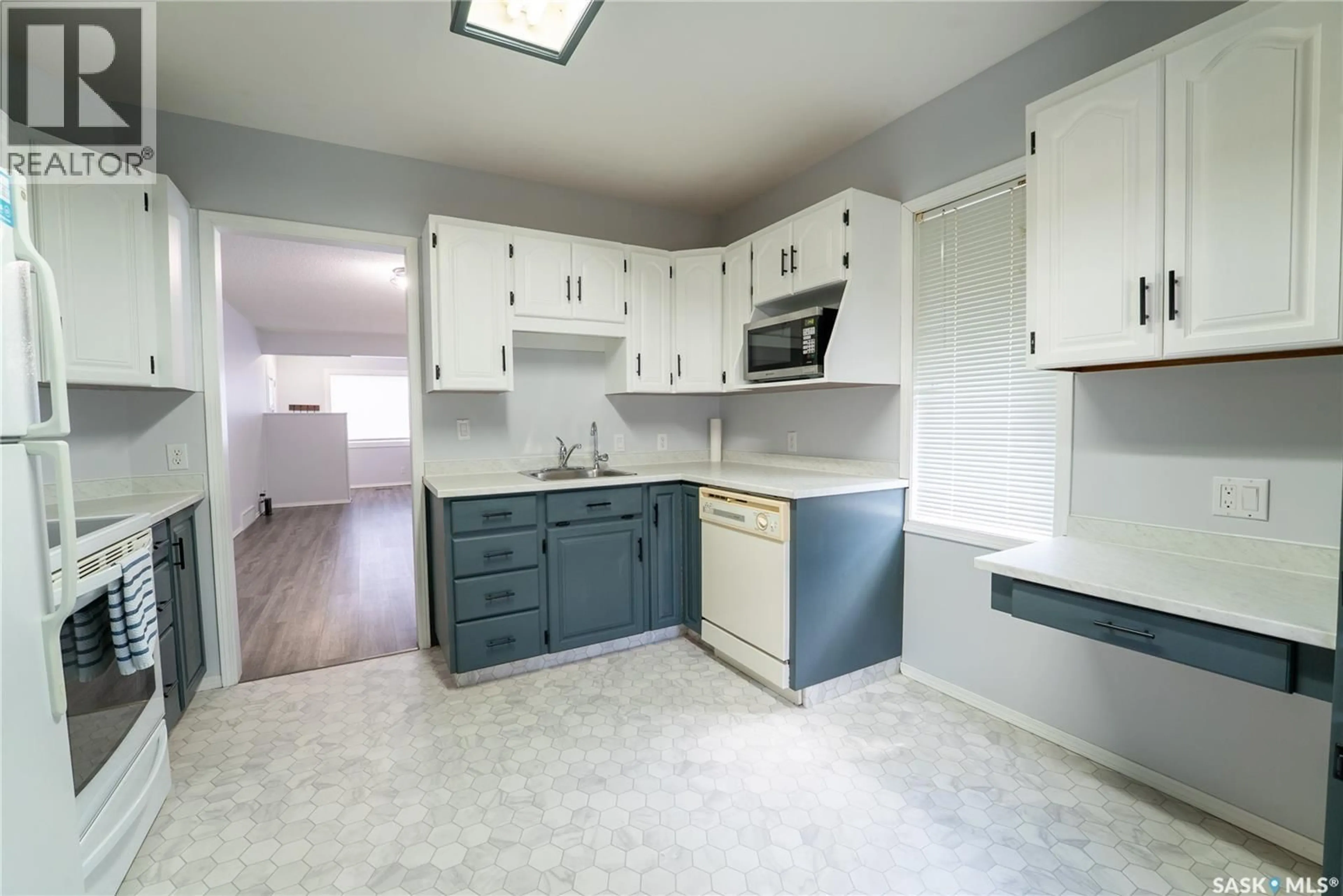Standard kitchen, unknown for 1358 KING STREET, Regina Saskatchewan S4T4G2
