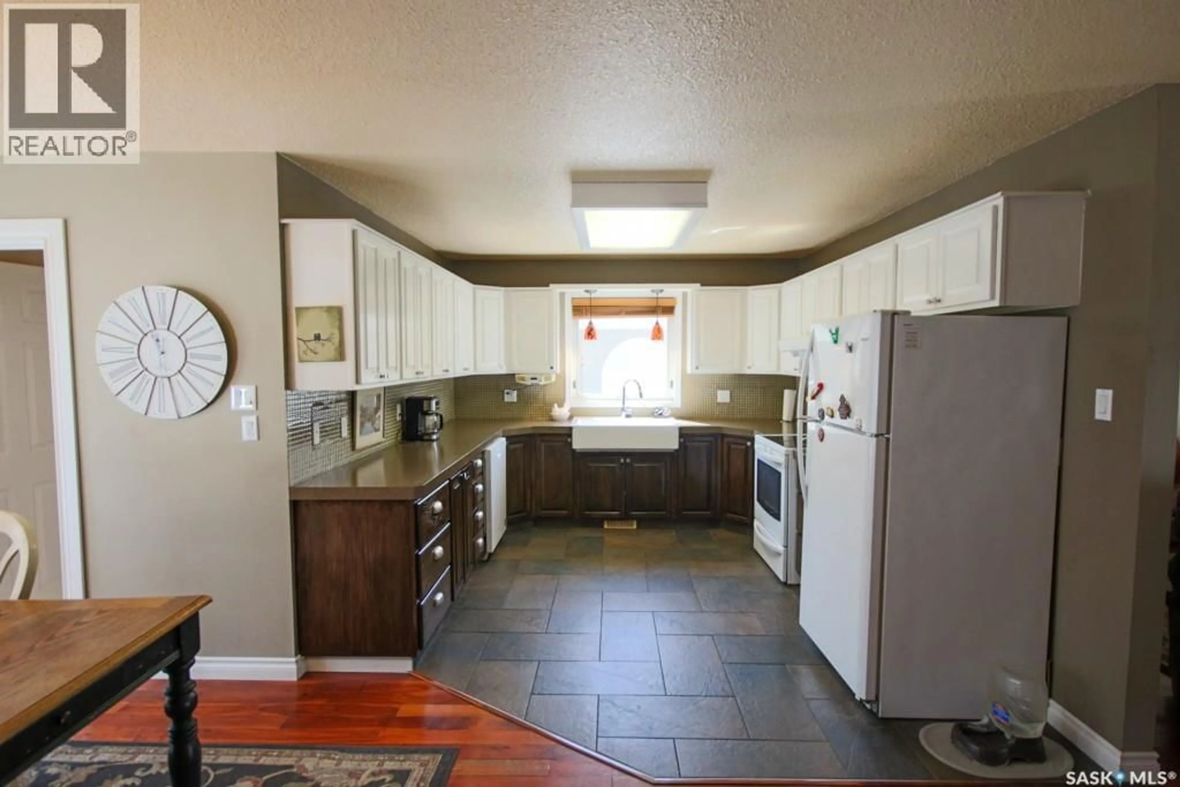Standard kitchen, ceramic/tile floor for 1666 MARSHALL CRESCENT, Moose Jaw Saskatchewan S6H3G7