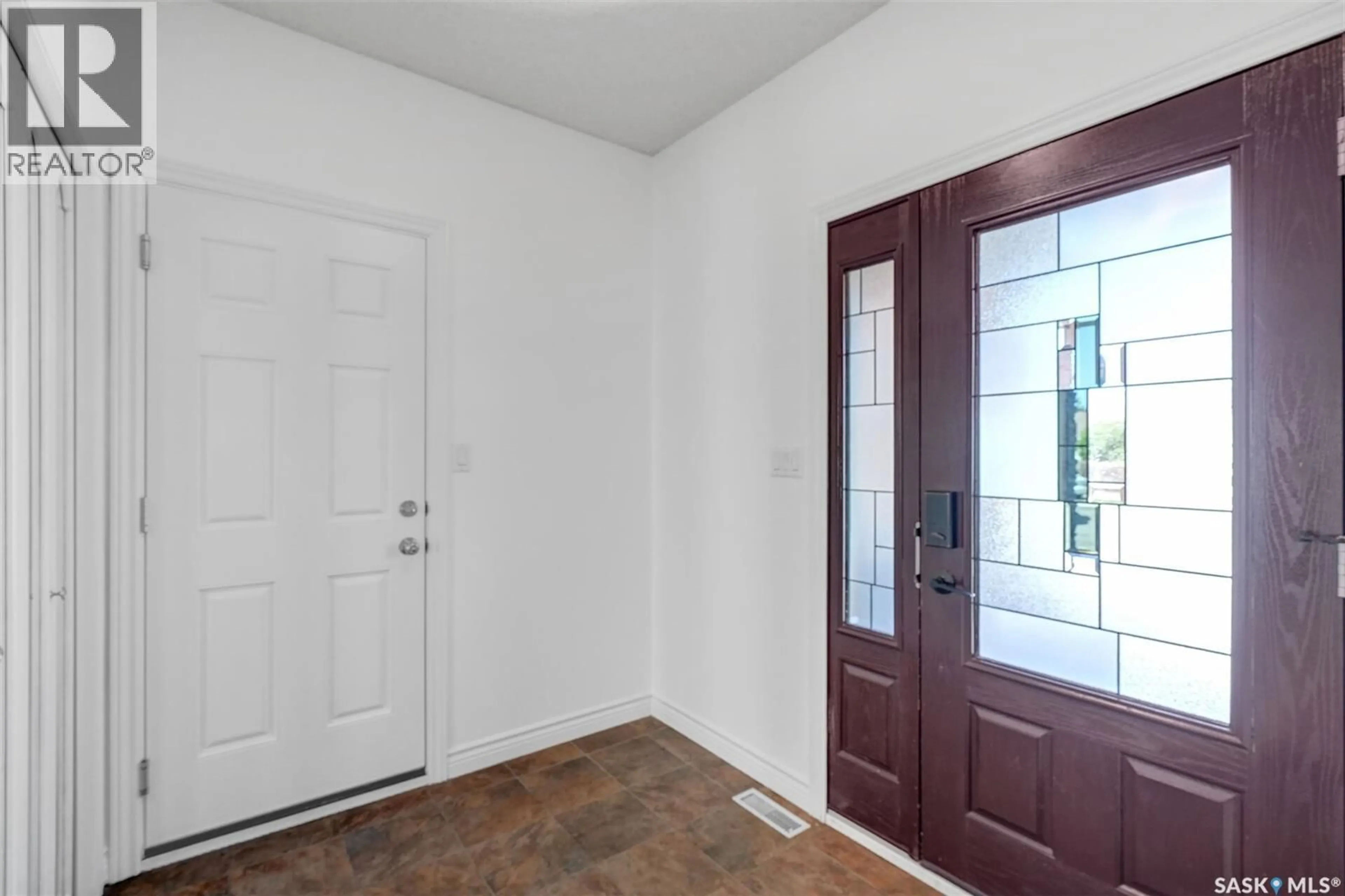 Indoor entryway for E - 2419 GLAMIS PLACE, Regina Saskatchewan S4V1A5