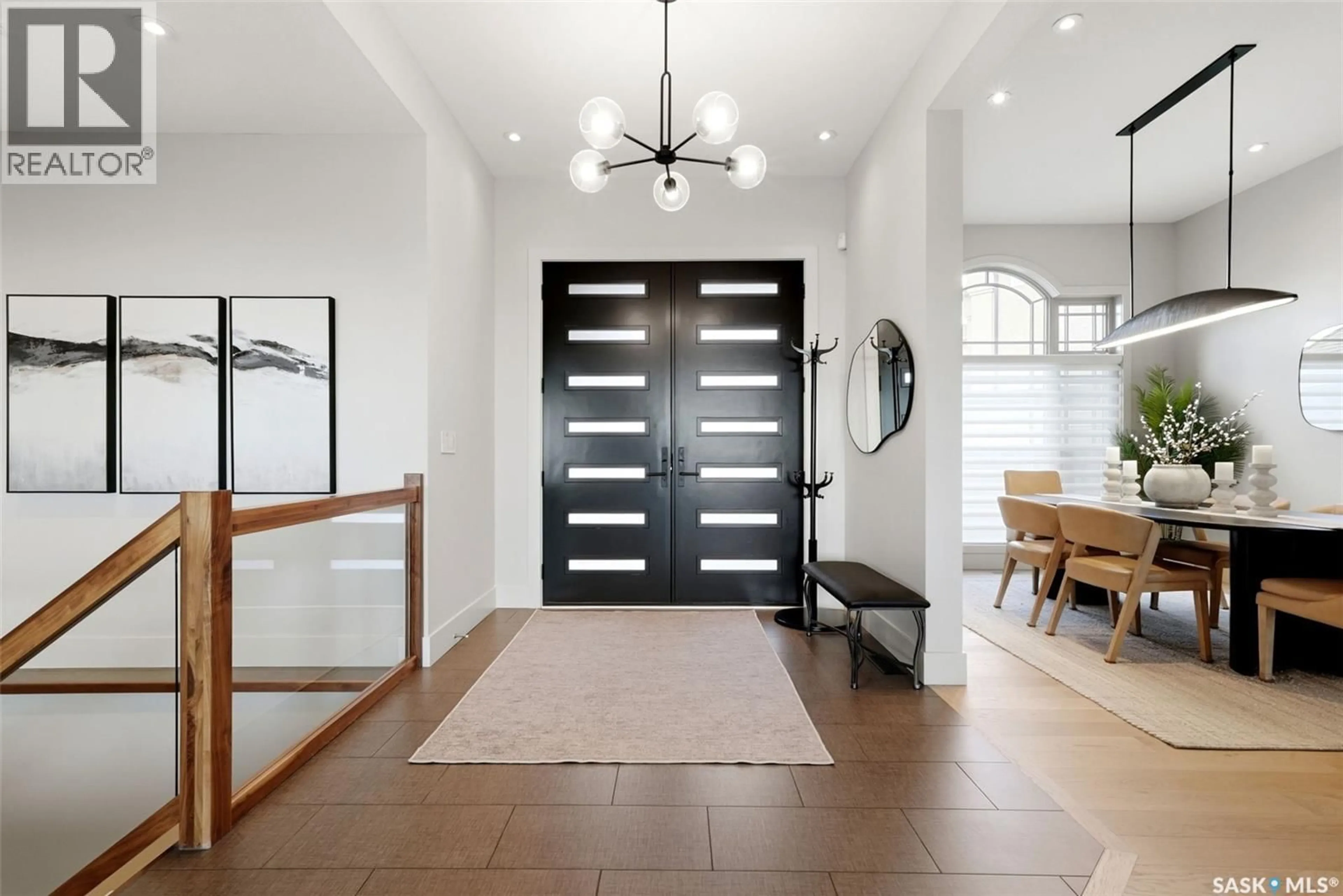 Indoor entryway for 6106 WASCANA COURT, Regina Saskatchewan S4V3E7