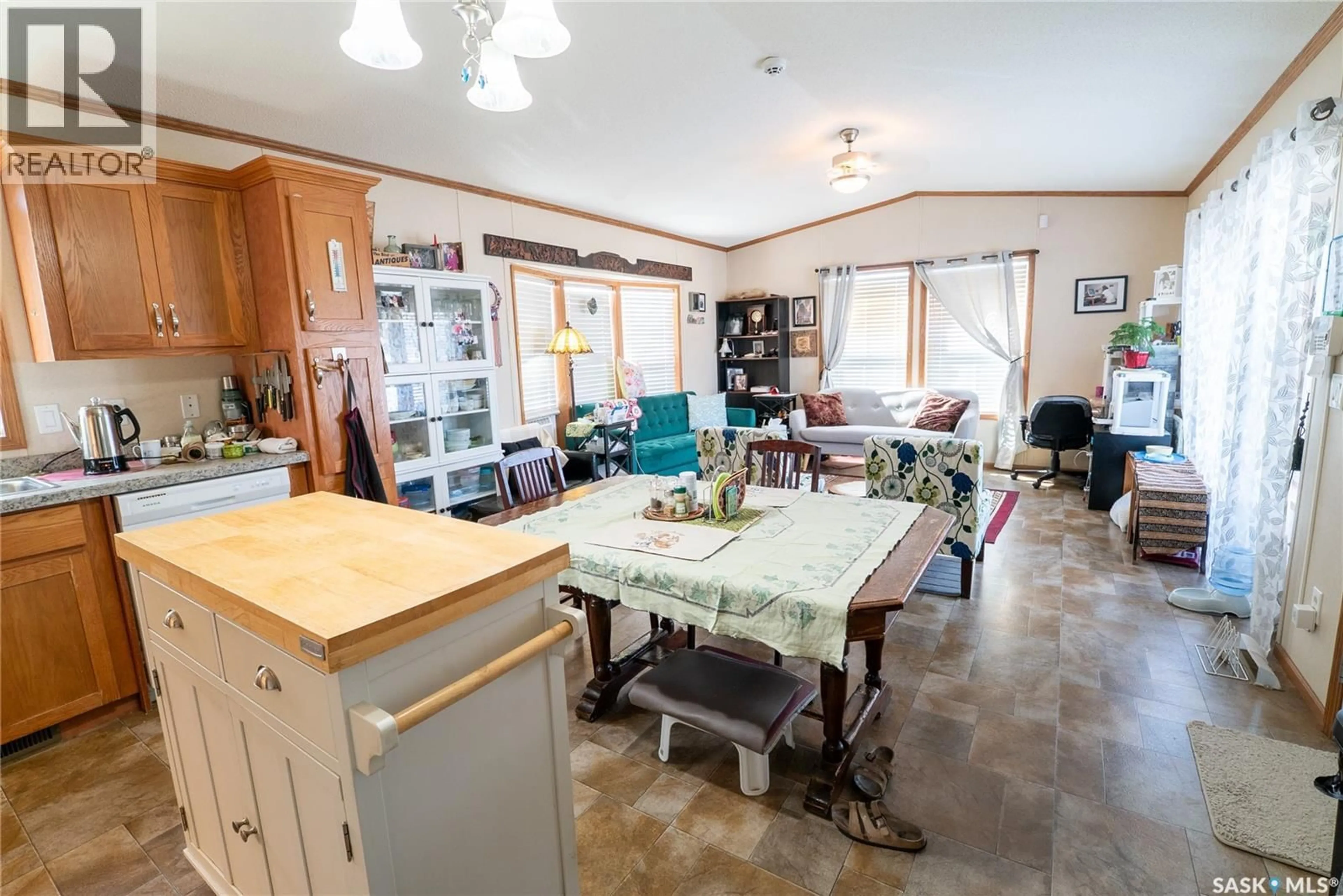 Open concept kitchen, unknown for 102 HERBERT STREET, Hawarden Saskatchewan S0H1Y0