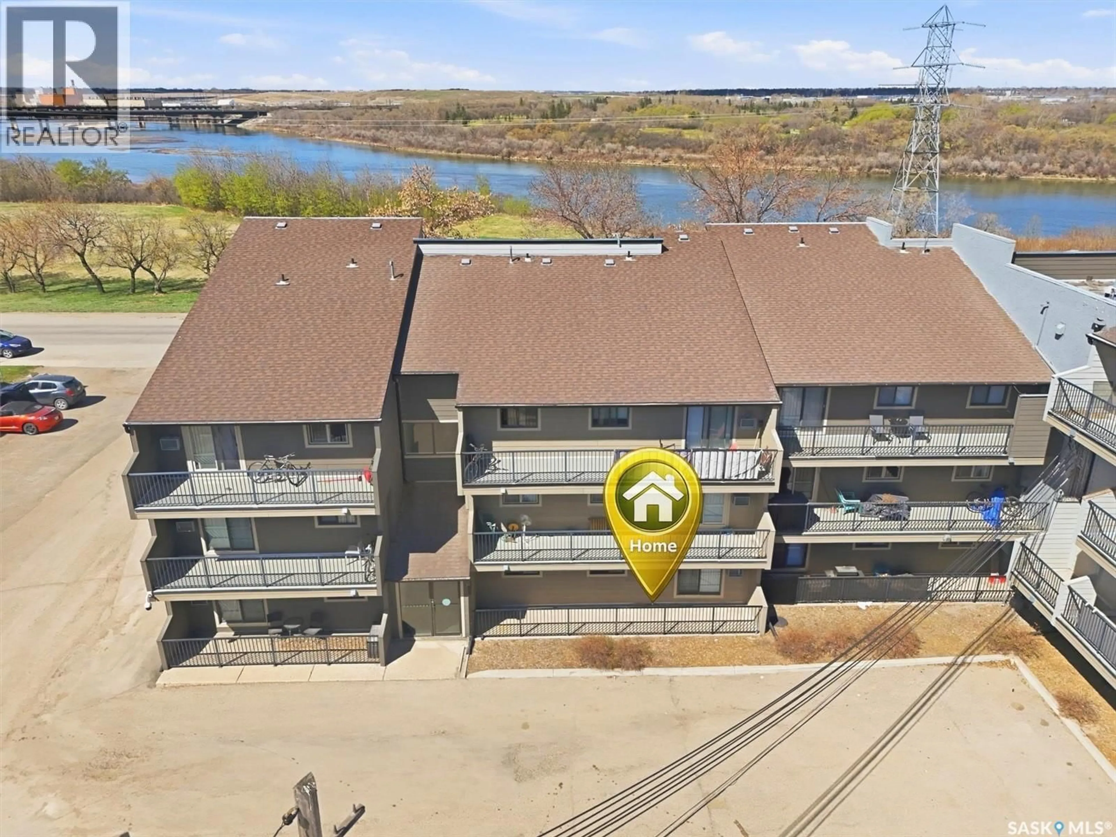A pic from outside/outdoor area/front of a property/back of a property/a pic from drone, water/lake/river/ocean view for 2233 ST HENRY AVENUE, Saskatoon Saskatchewan S7M5K6
