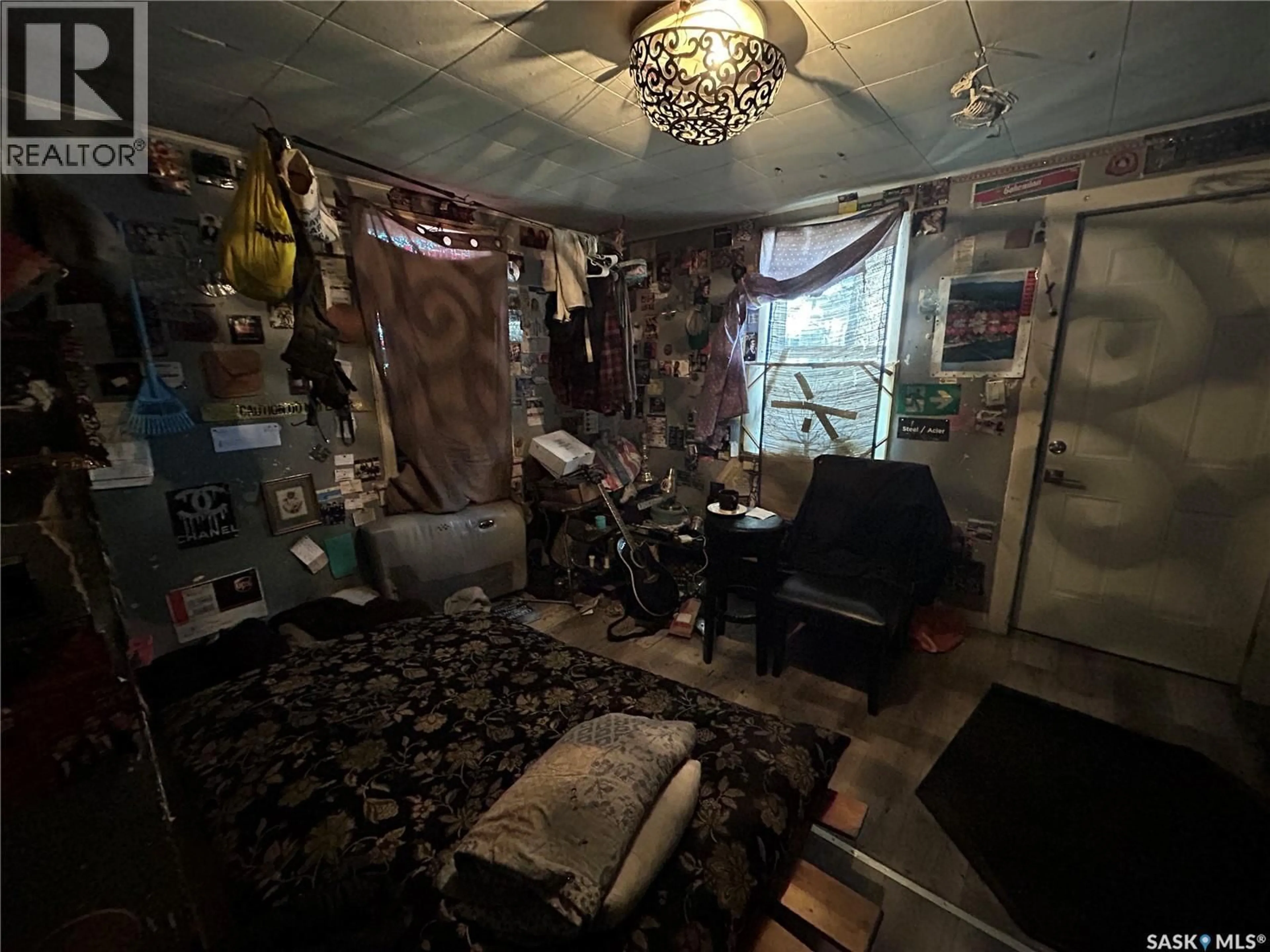 A pic of a room for 209 I AVENUE, Saskatoon Saskatchewan S7M1X8