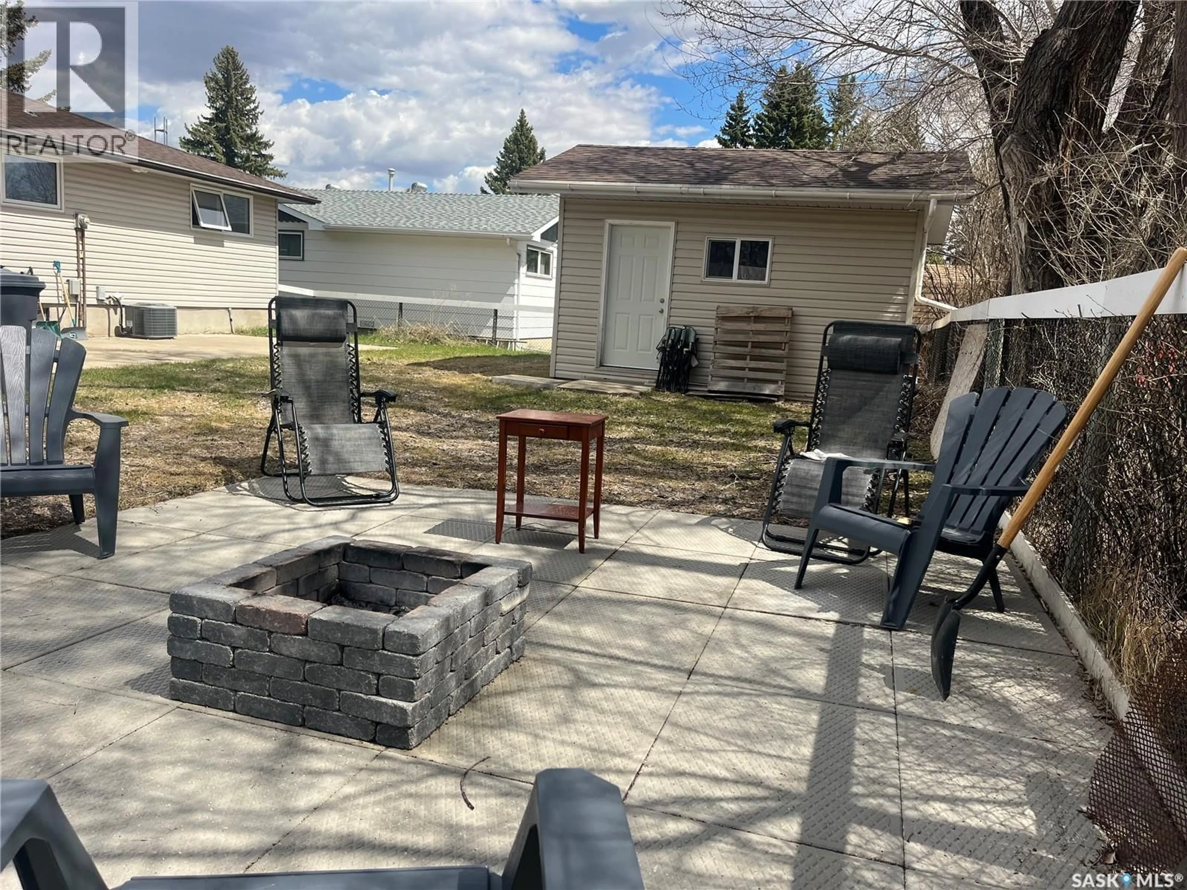 Patio, unknown for 1001 CARLTON DRIVE, Esterhazy Saskatchewan S0A0X0