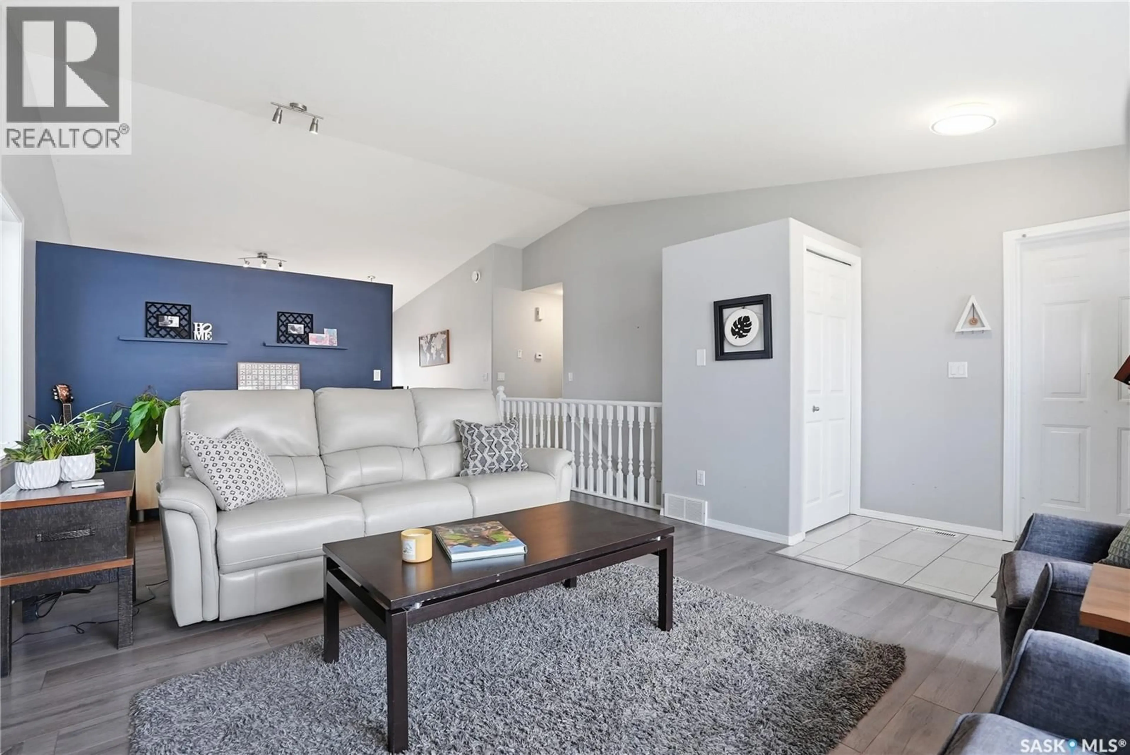 Living room with furniture, unknown for 523 POBRAN CRESCENT, Saskatoon Saskatchewan S7S1L5