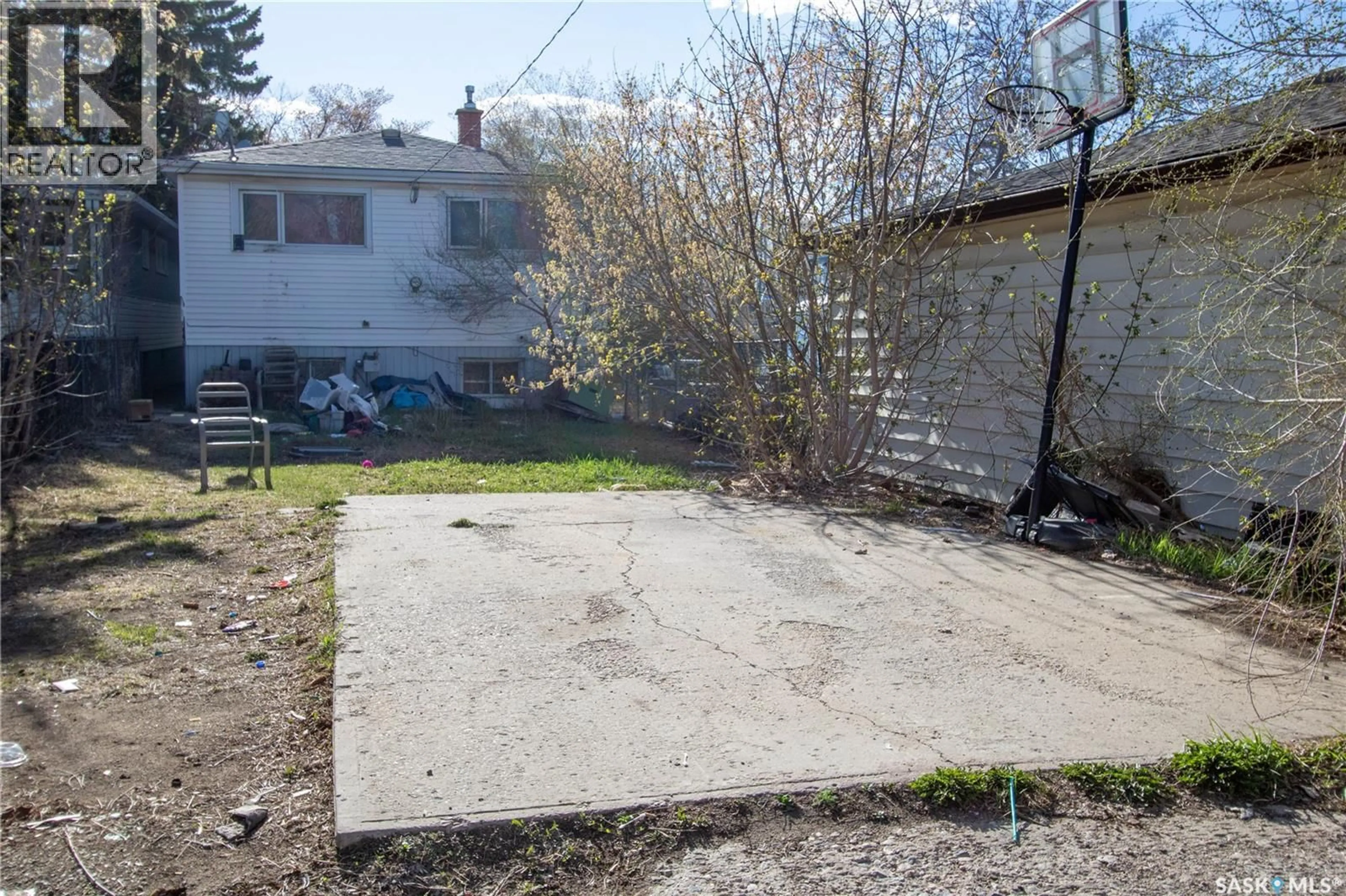 Patio, street for 1909 BRODER STREET, Regina Saskatchewan S4N3R9