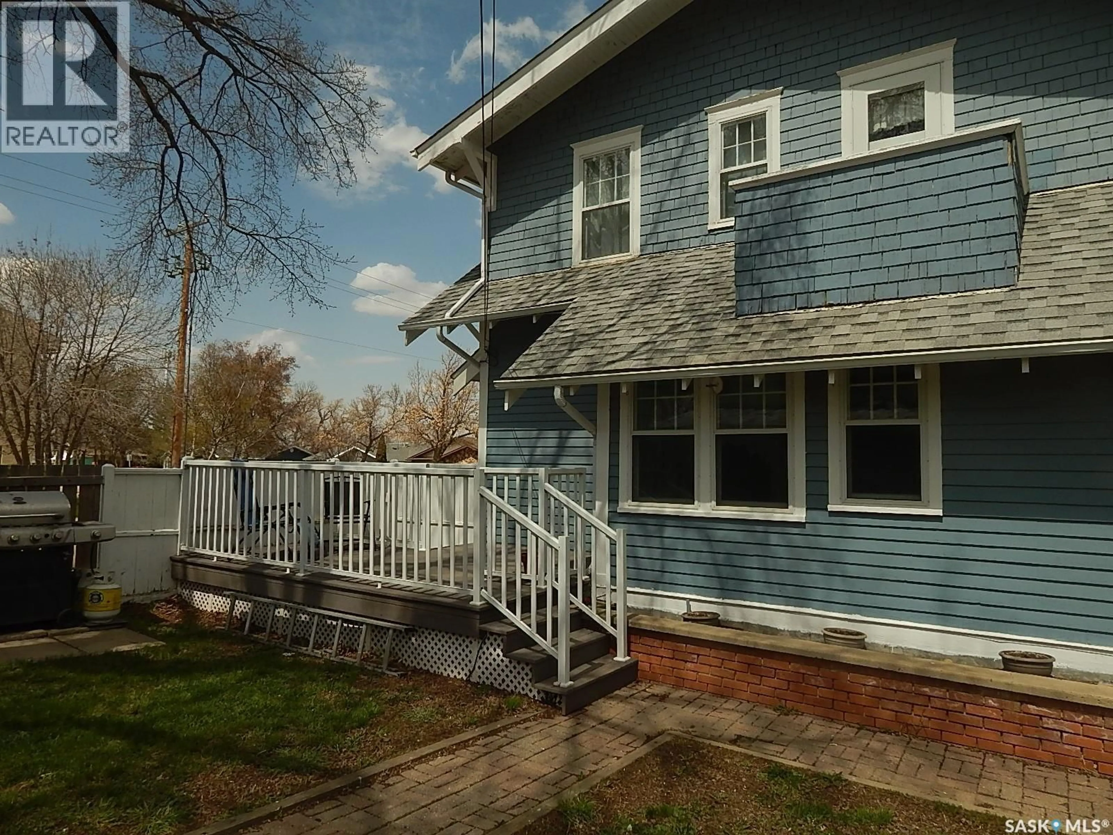 Unknown for 300 4TH AVENUE, Assiniboia Saskatchewan S0H0B0
