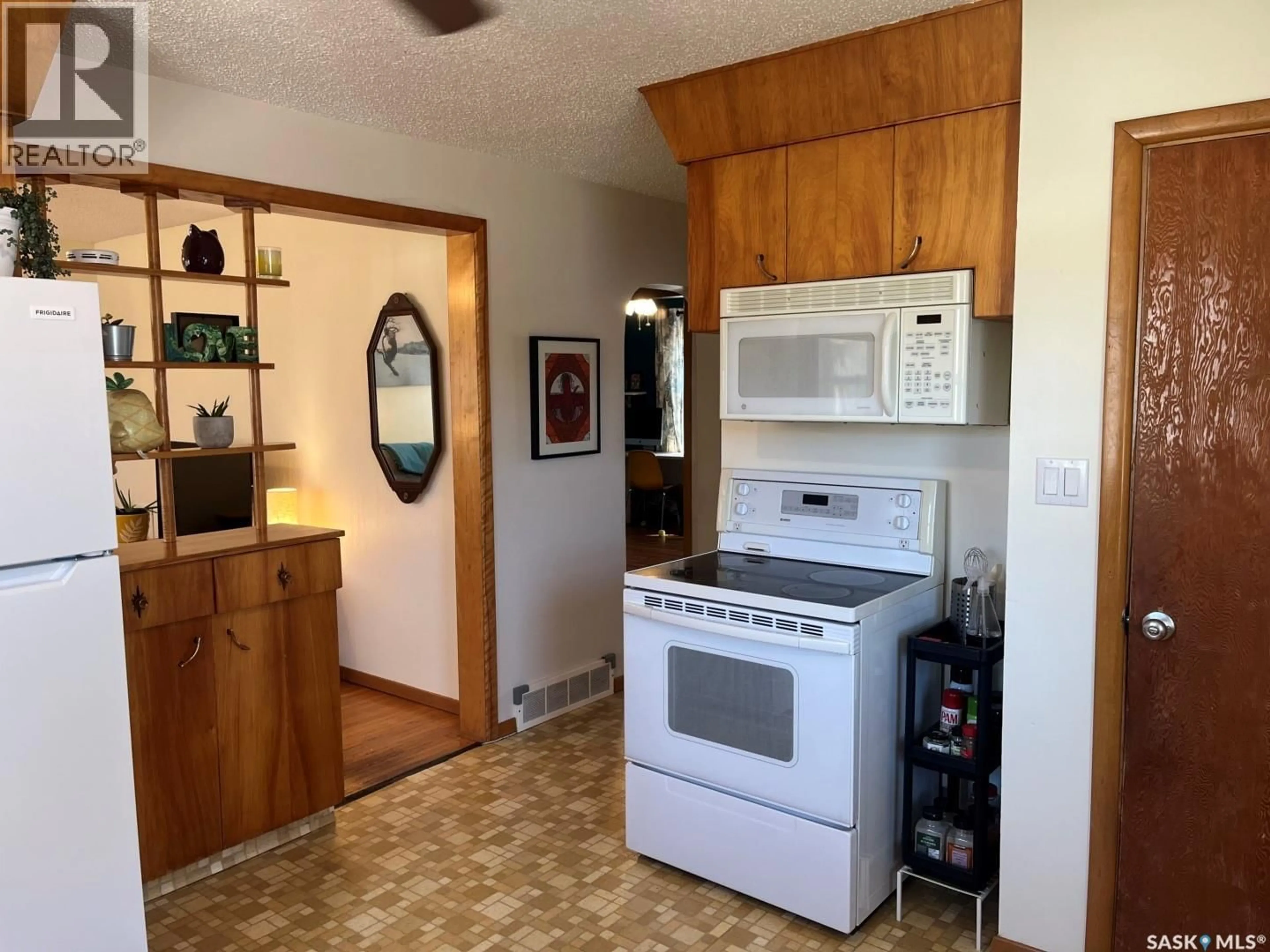 Standard kitchen, unknown for 507 EMPRESS STREET, Saskatoon Saskatchewan S7K0Y2
