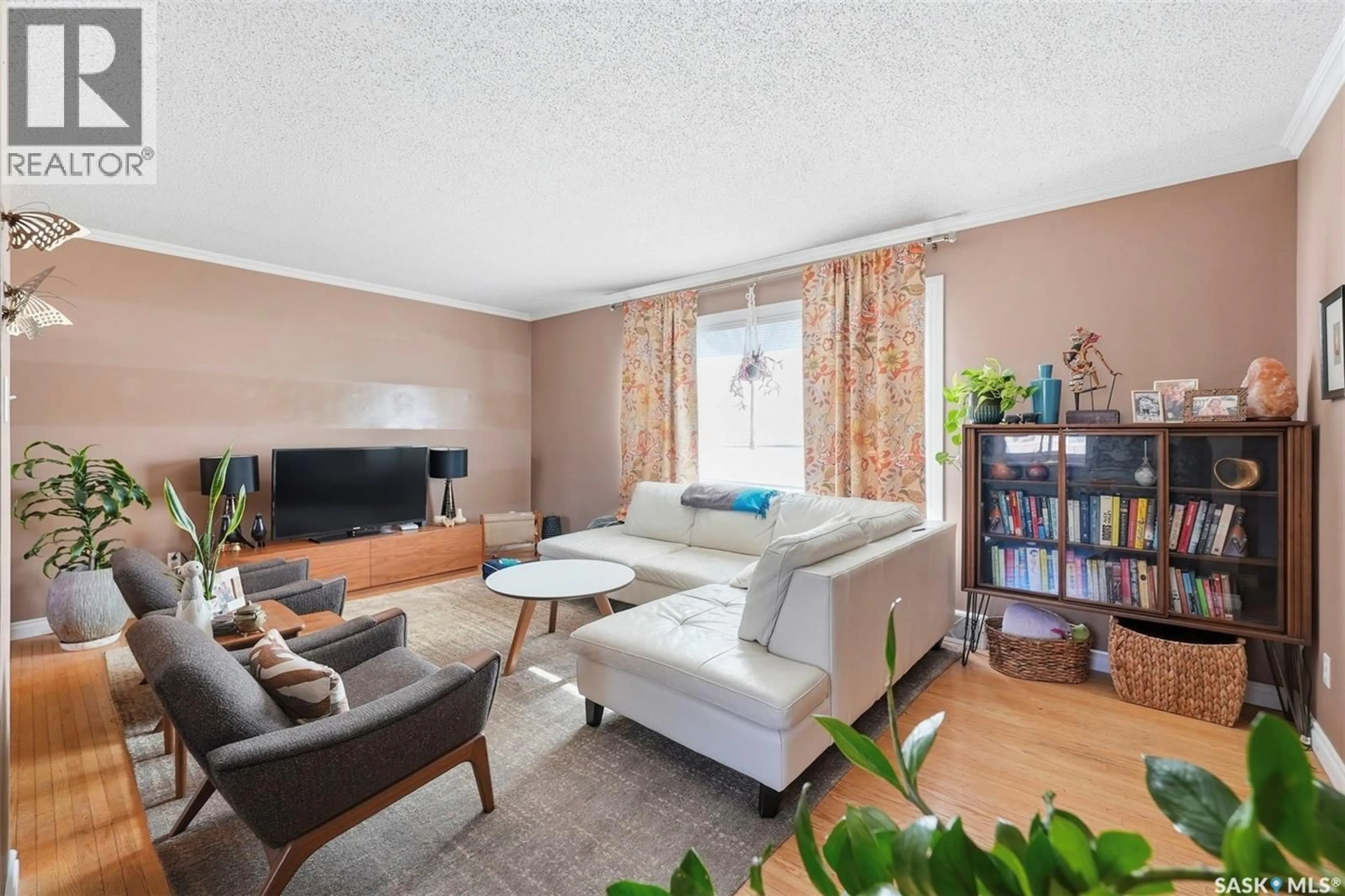 Living room with furniture, unknown for 2129 CAIRNS AVENUE, Saskatoon Saskatchewan S7J1T5