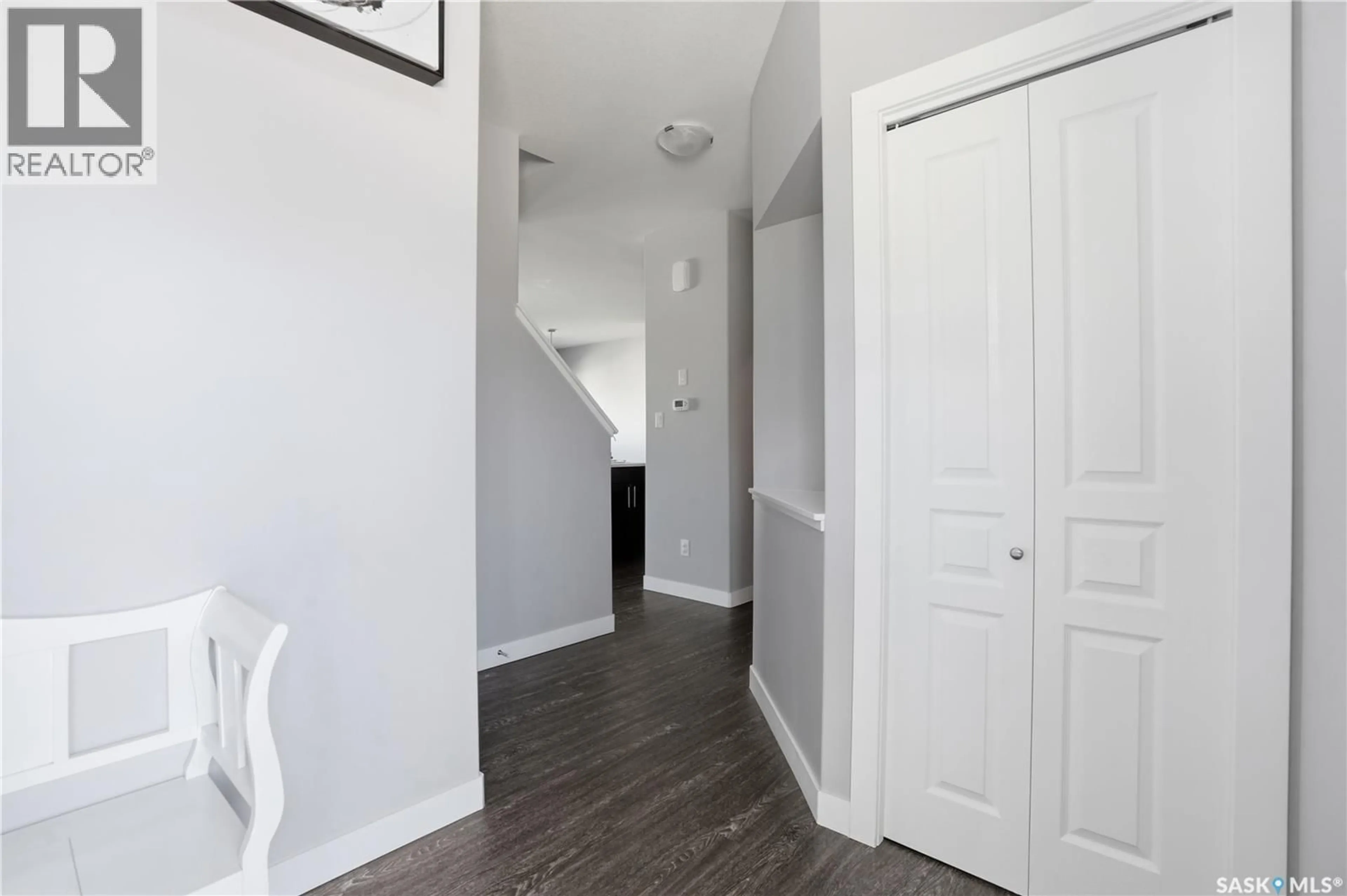 Indoor entryway for E - 4810 GREEN BROOKS WAY, Regina Saskatchewan S4V3K6