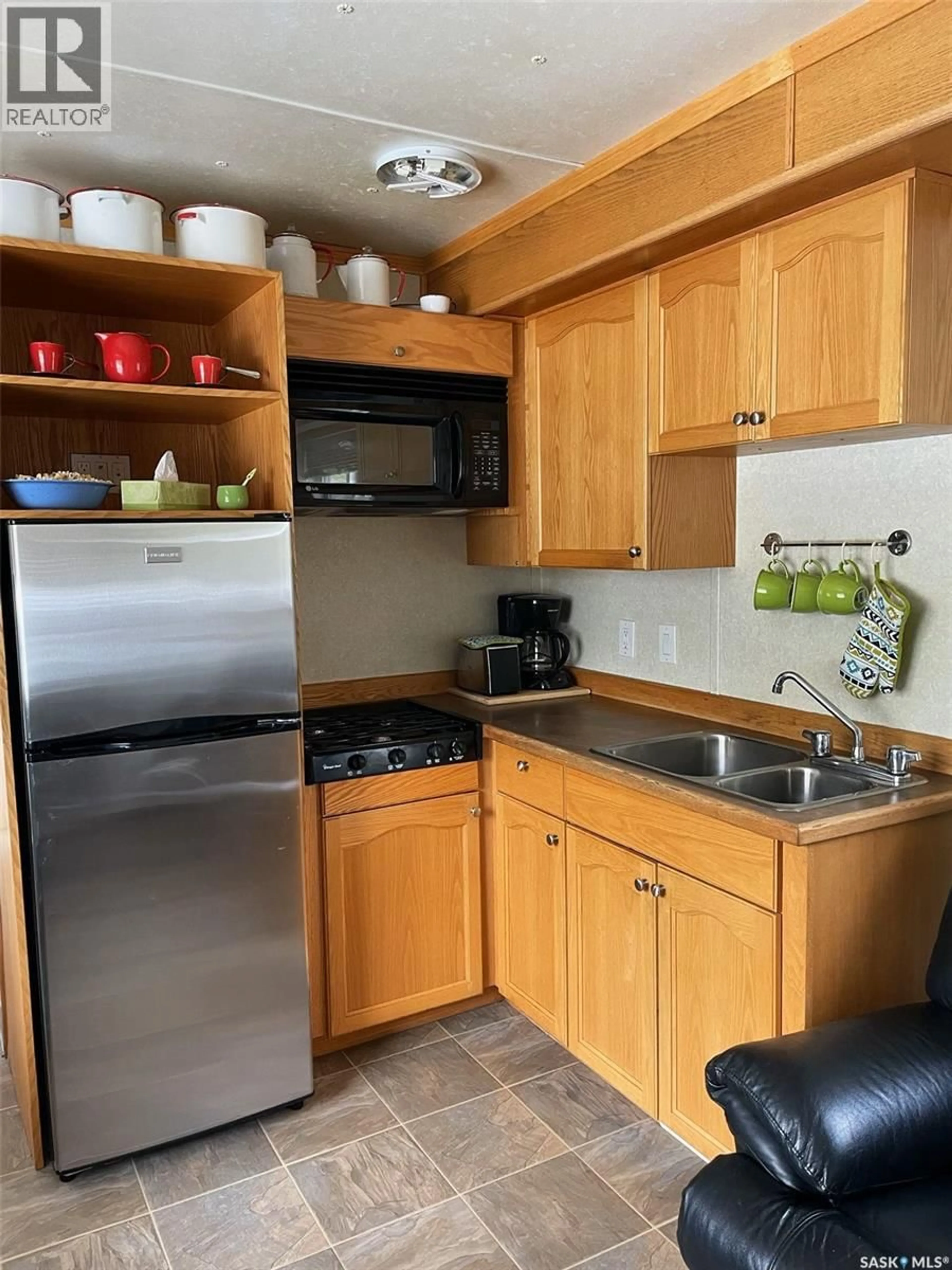 Standard kitchen, unknown for 551 WILLOW AVENUE, Porcupine Rm No. 395 Saskatchewan S0E0K0
