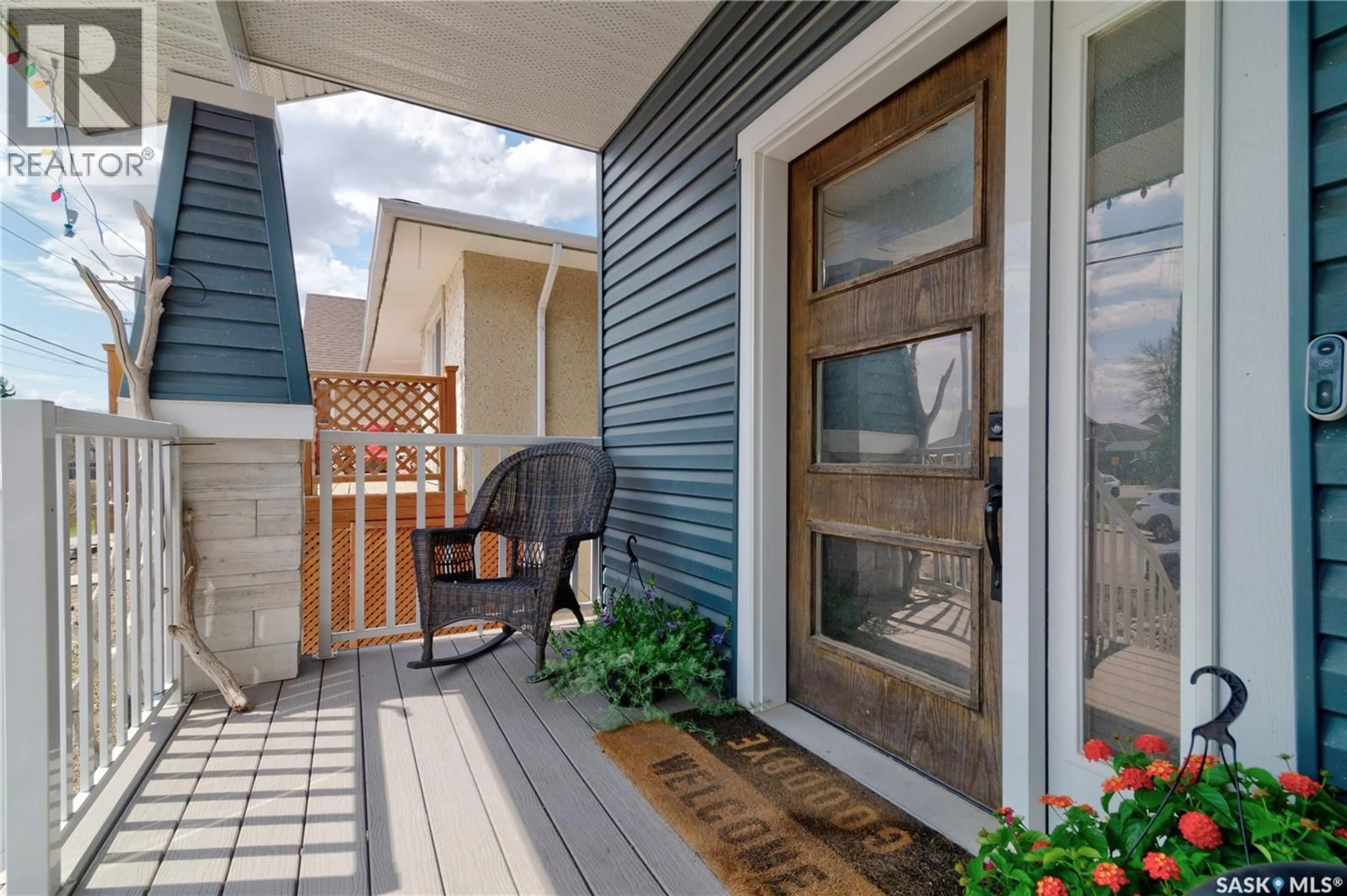Patio, street for 6224 8TH AVENUE, Regina Saskatchewan S4T0W8