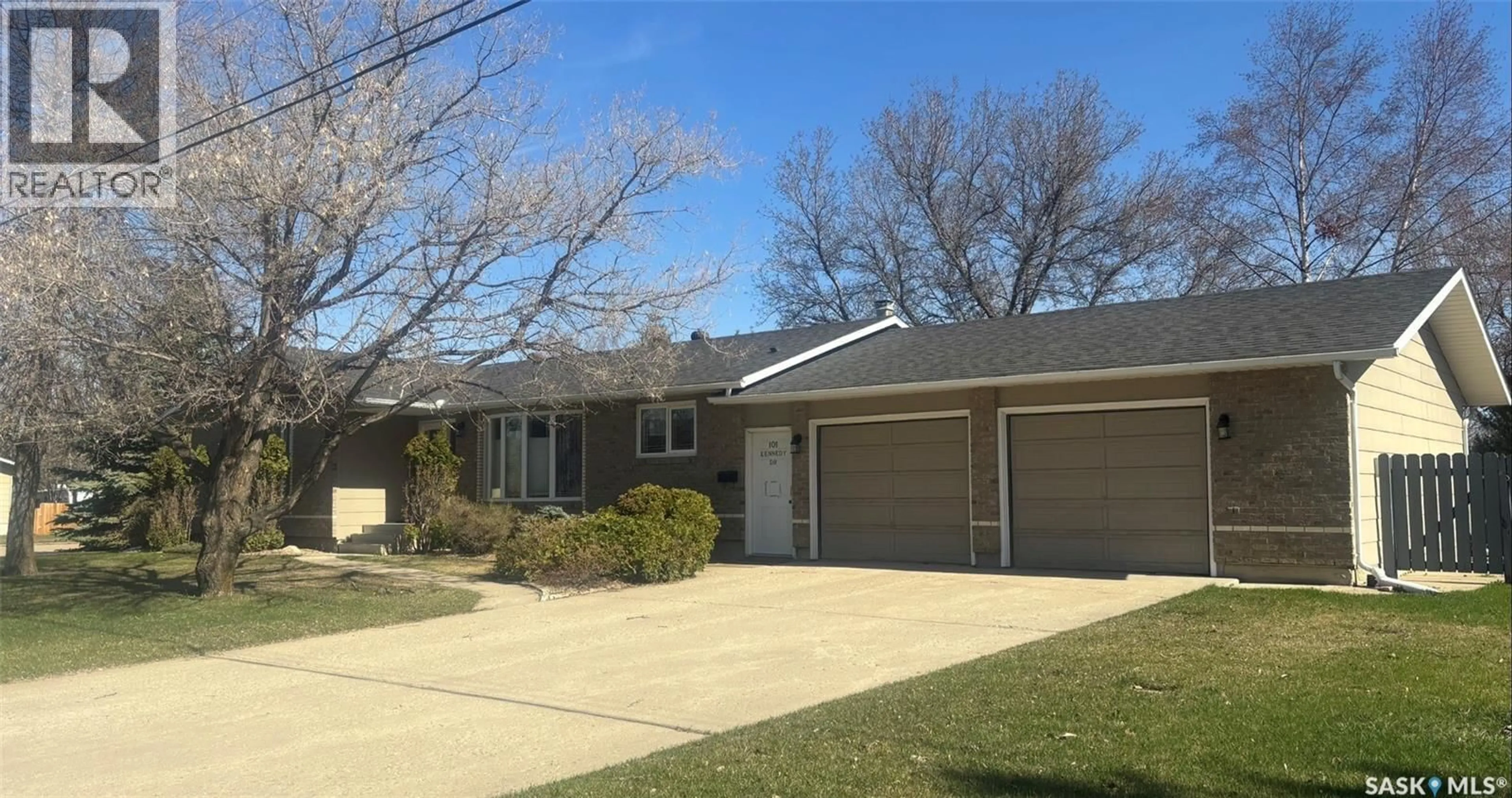 Home with vinyl exterior material, street for 101 KENNEDY DRIVE, Melfort Saskatchewan S0E1A0