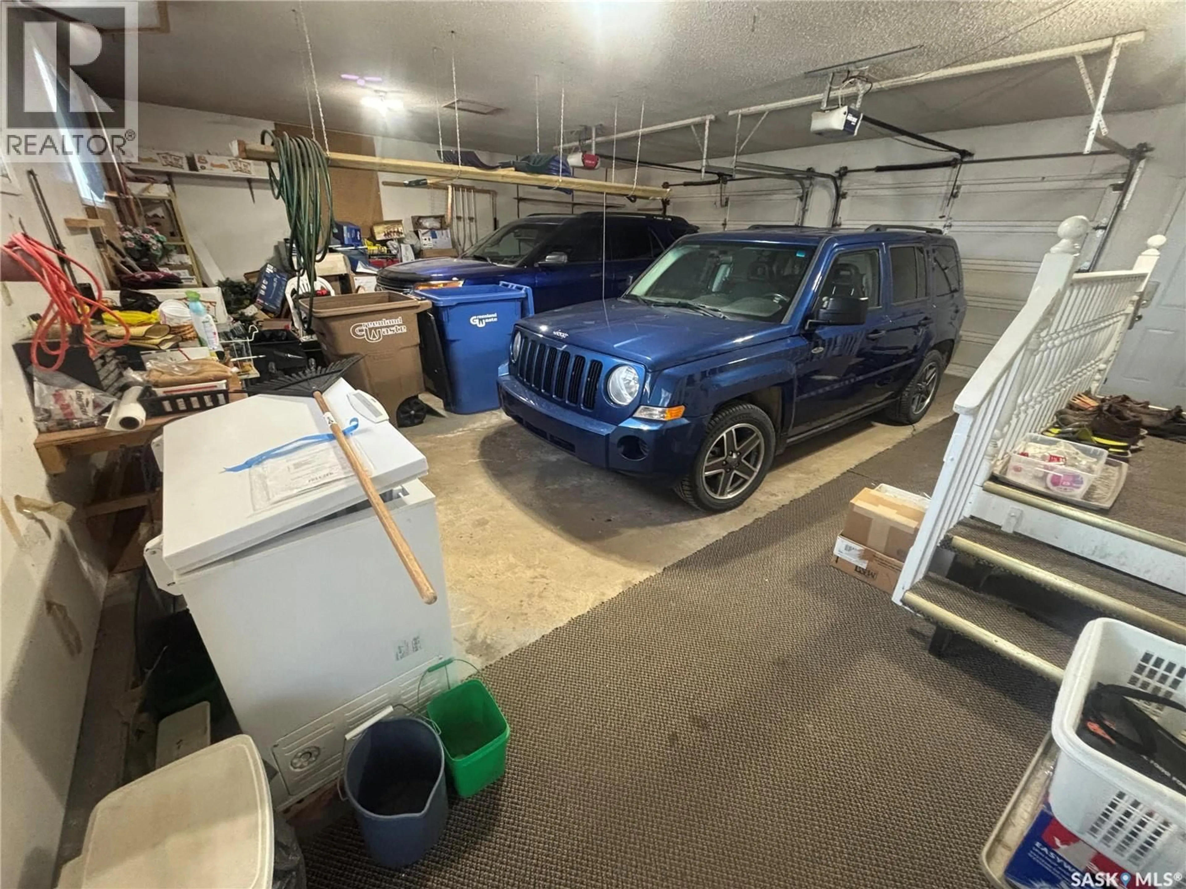 Indoor garage for 101 KENNEDY DRIVE, Melfort Saskatchewan S0E1A0