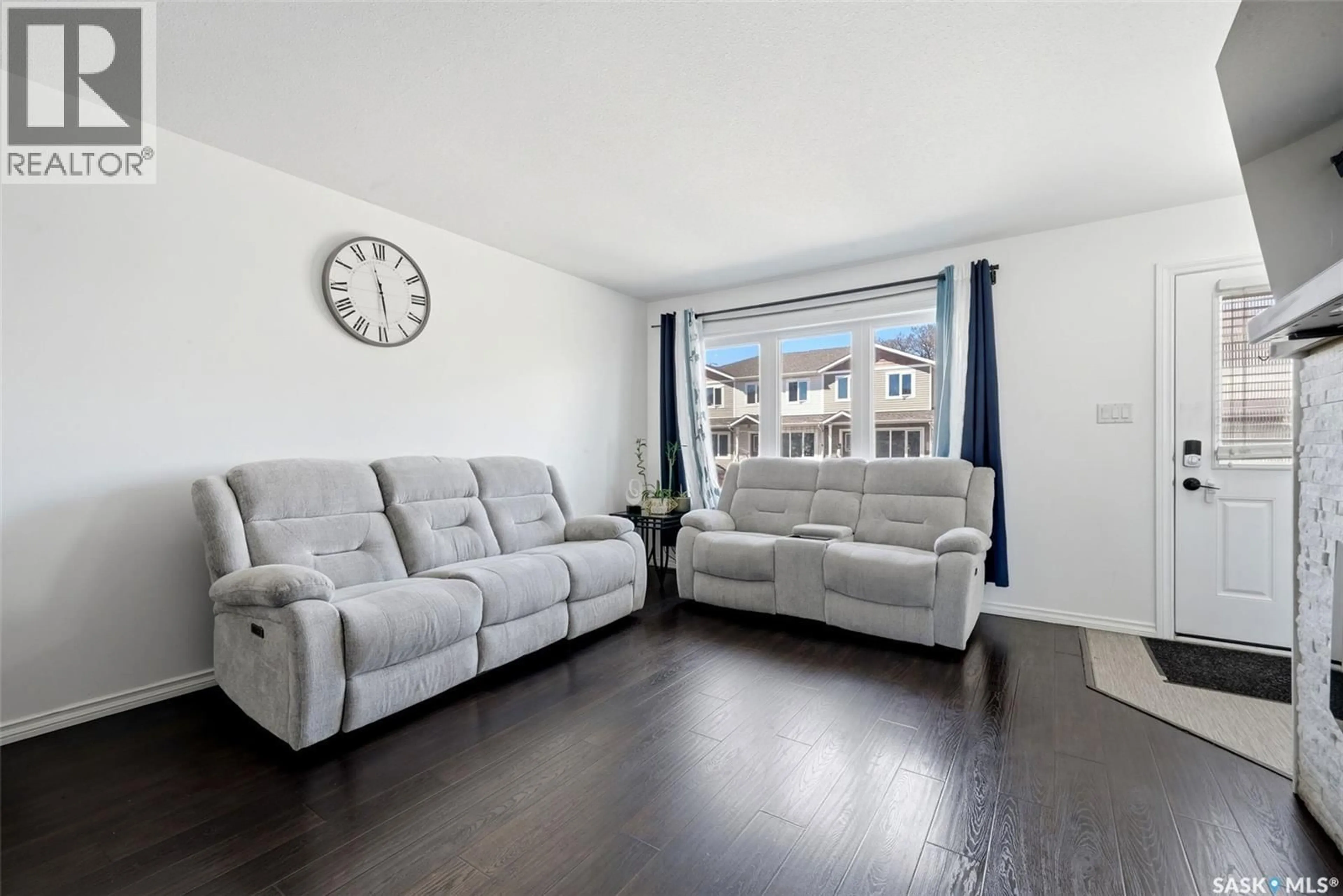 Living room with furniture, unknown for 112 - 4102 3RD AVENUE, Regina Saskatchewan S4R2B7