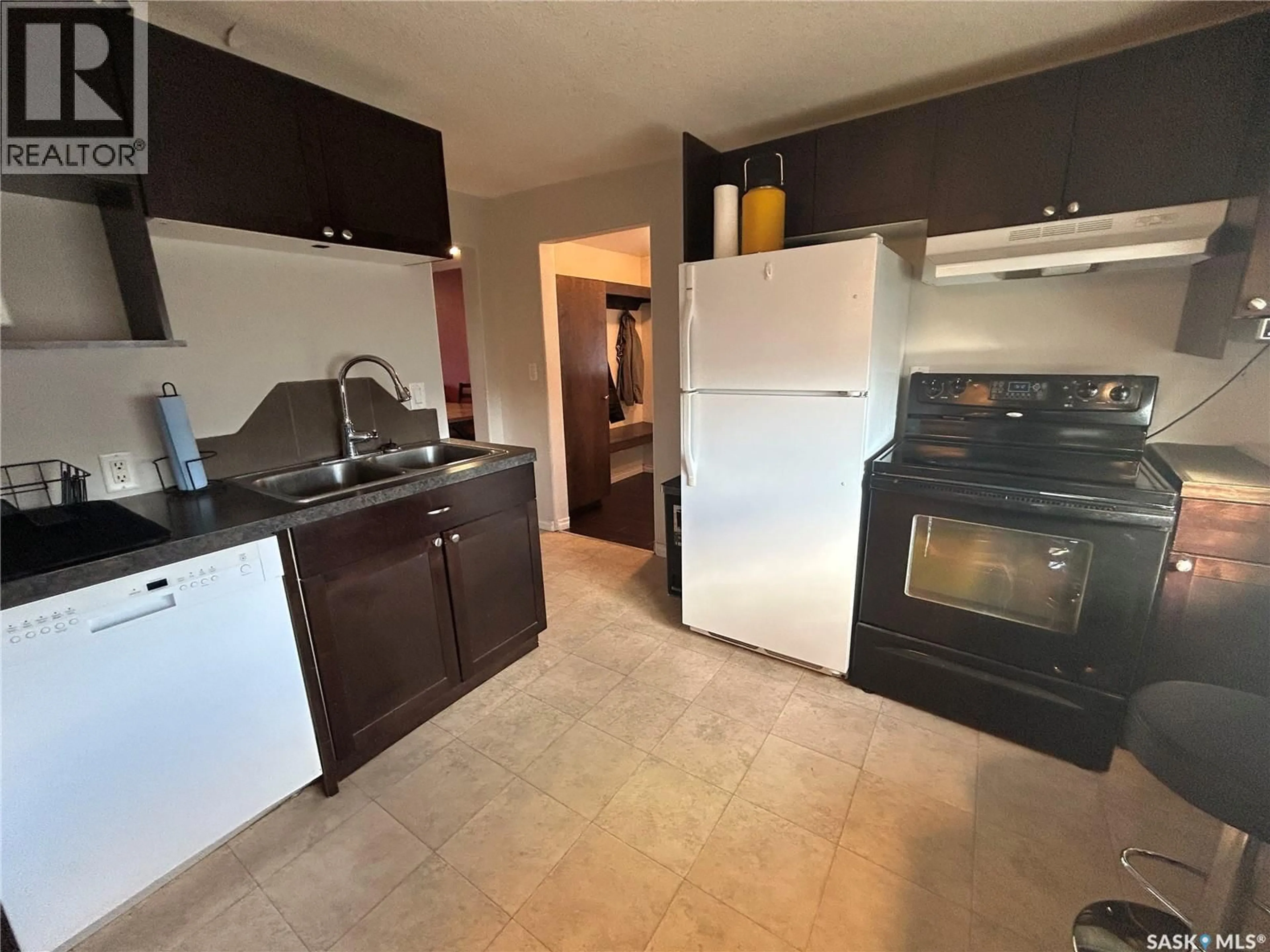 Standard kitchen, unknown for 610 FIFTH STREET, Estevan Saskatchewan S4A0Y5