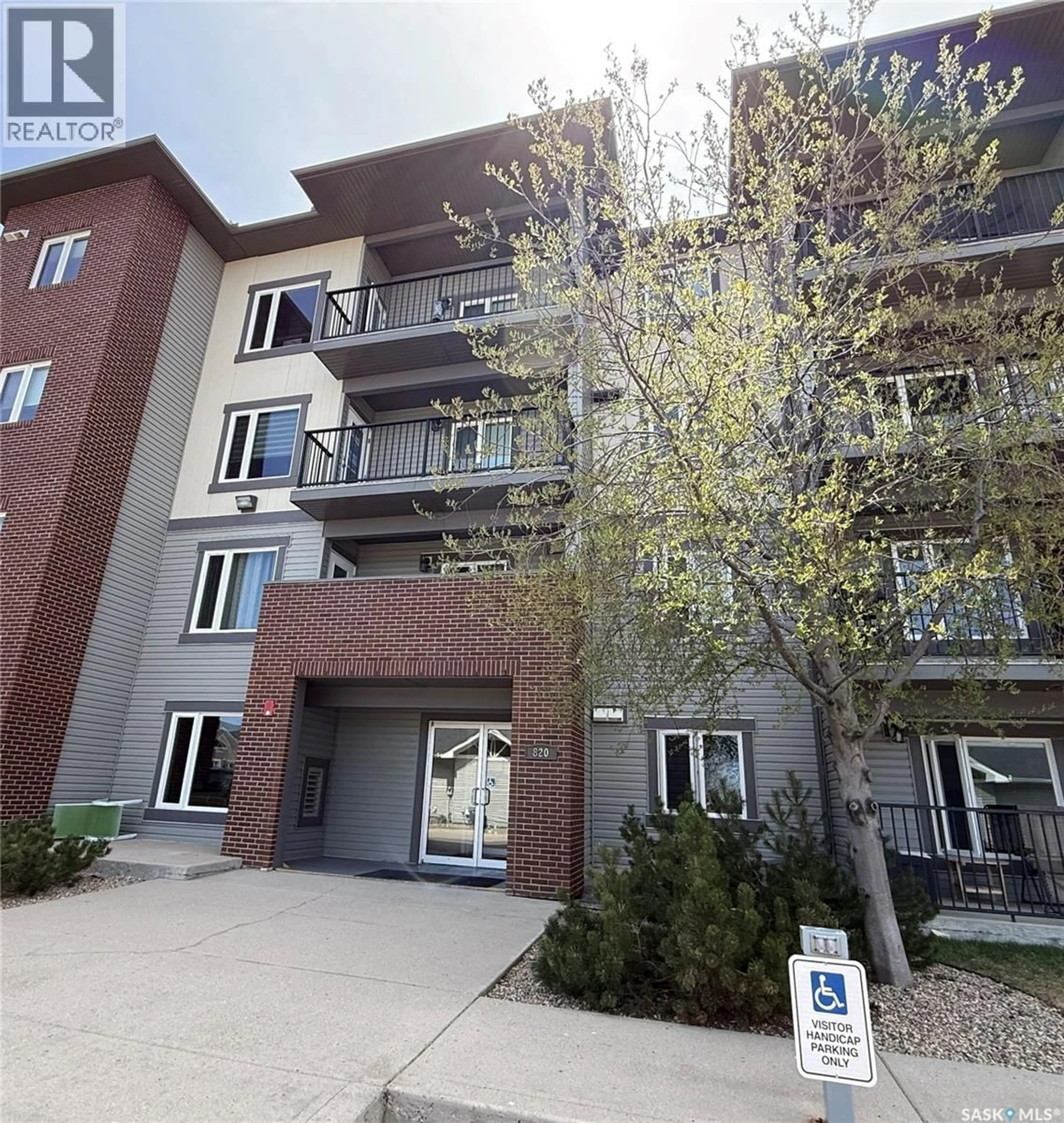 Unknown for NE - 302 820 5TH STREET, Weyburn Saskatchewan S4H2V2