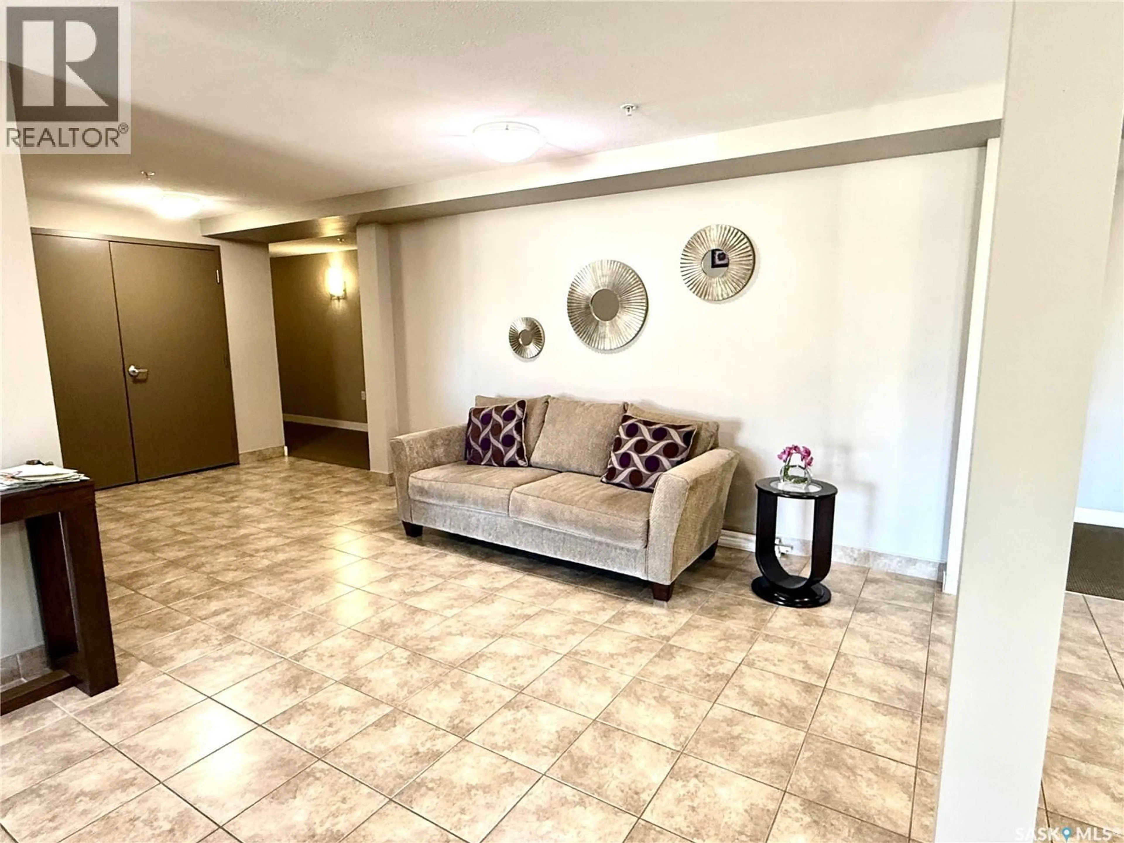 Unknown for NE - 302 820 5TH STREET, Weyburn Saskatchewan S4H2V2