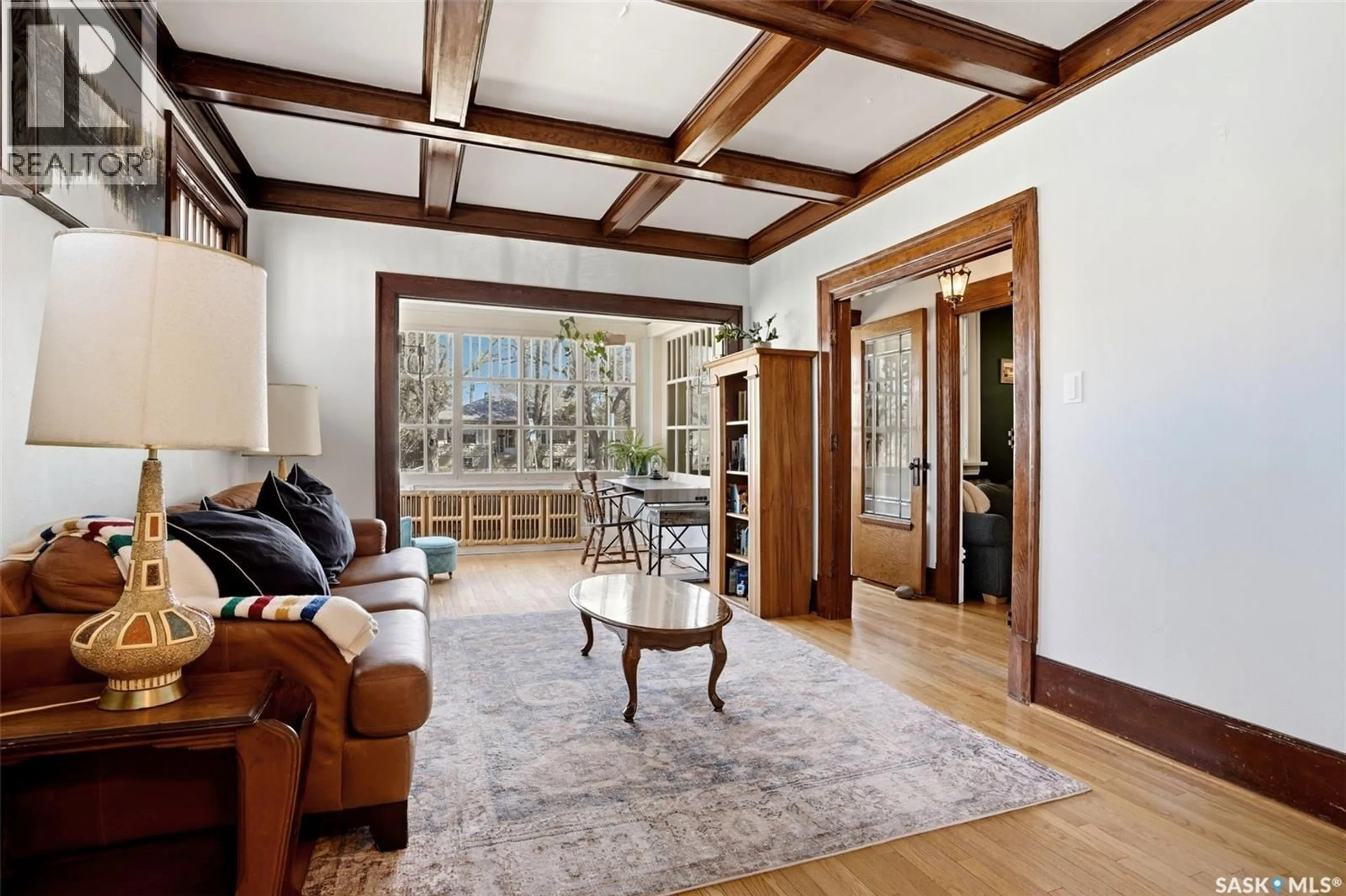 Indoor entryway for 3239 VICTORIA AVENUE, Regina Saskatchewan S4T1L5