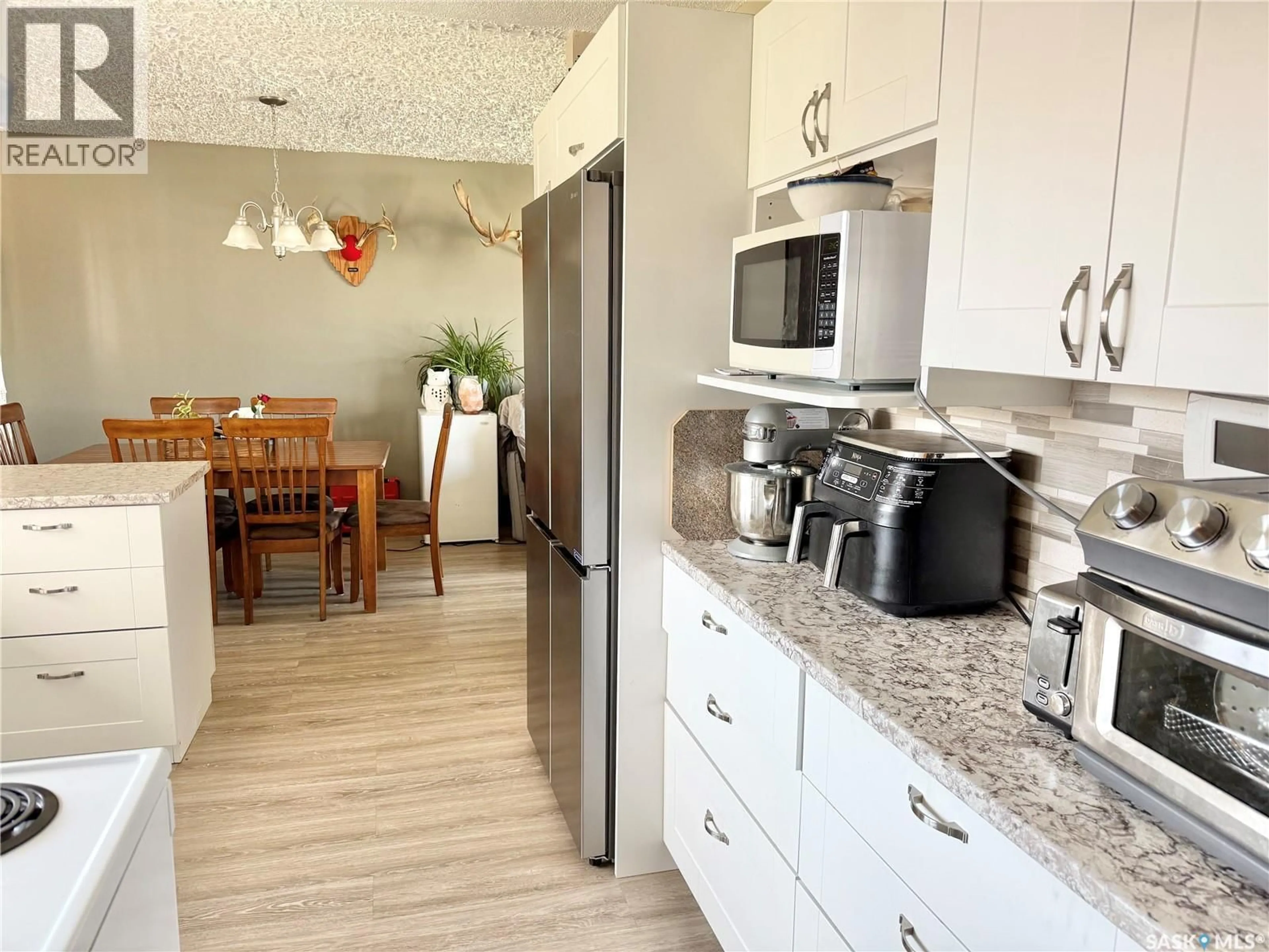 Open concept kitchen, unknown for 223 3RD AVENUE, Spiritwood Saskatchewan S0J2M0
