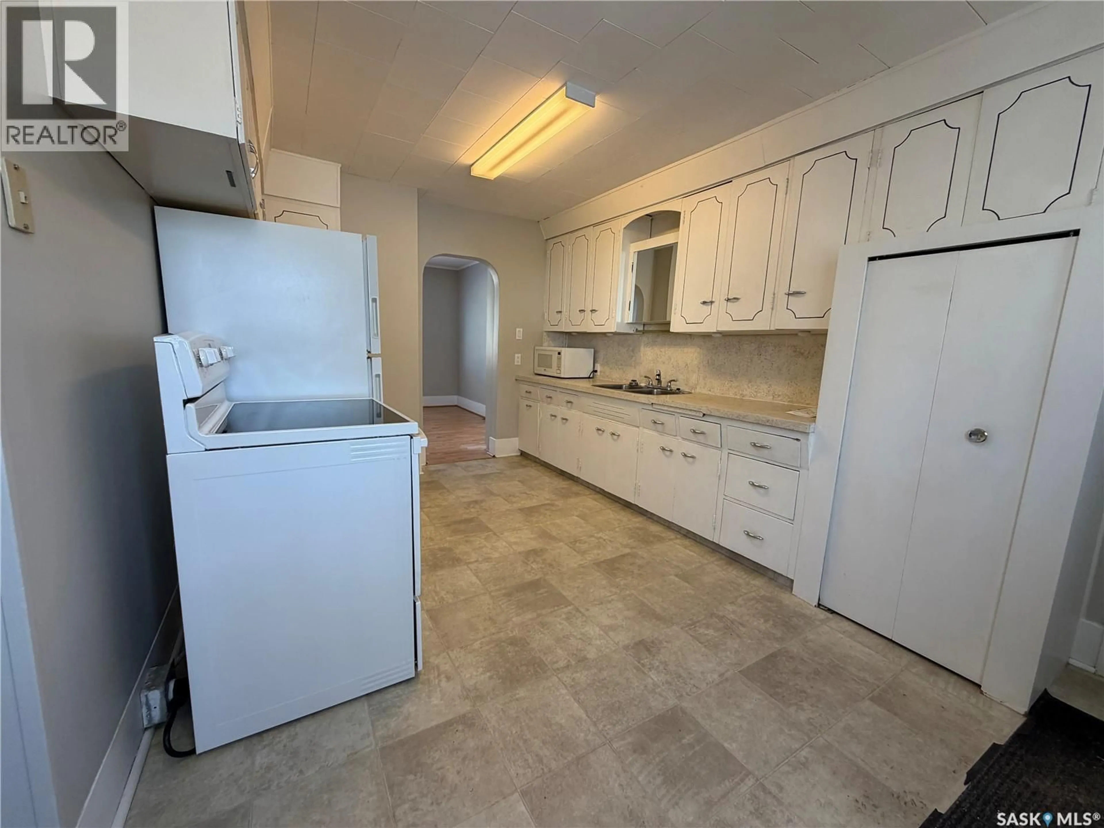 Standard kitchen, unknown for 739 11TH STREET, Humboldt Saskatchewan S0K2A0