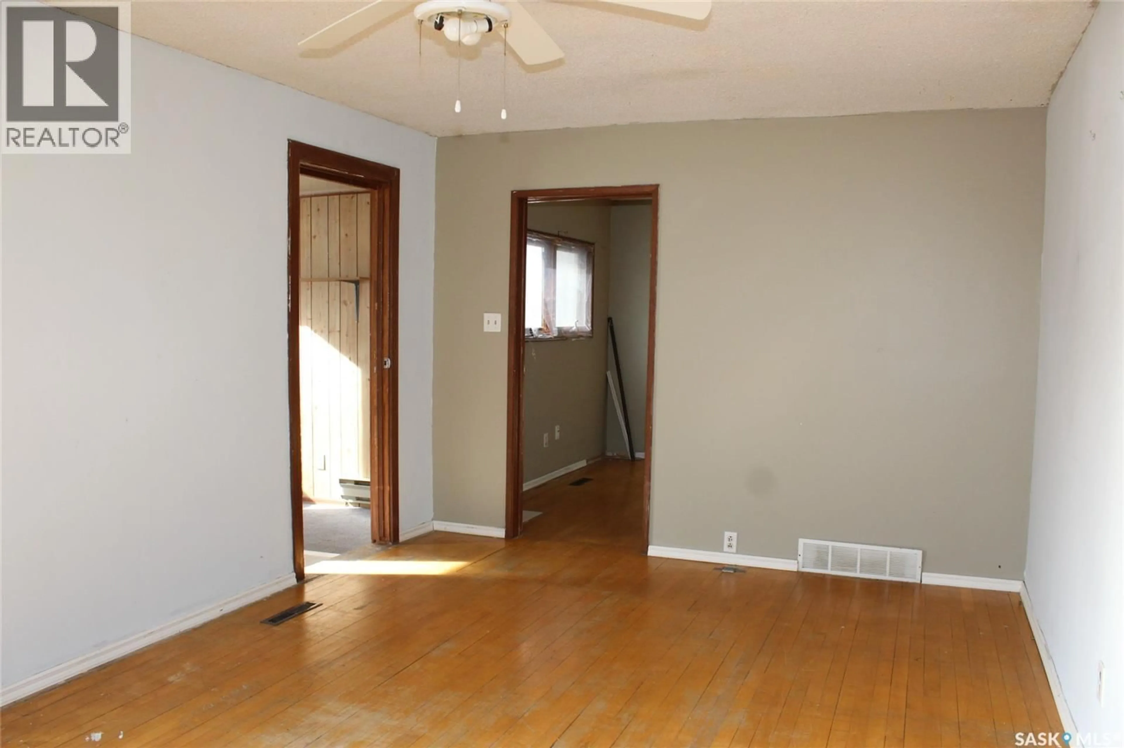 A pic of a room for 428 3RD STREET, Shaunavon Saskatchewan S0N2M0